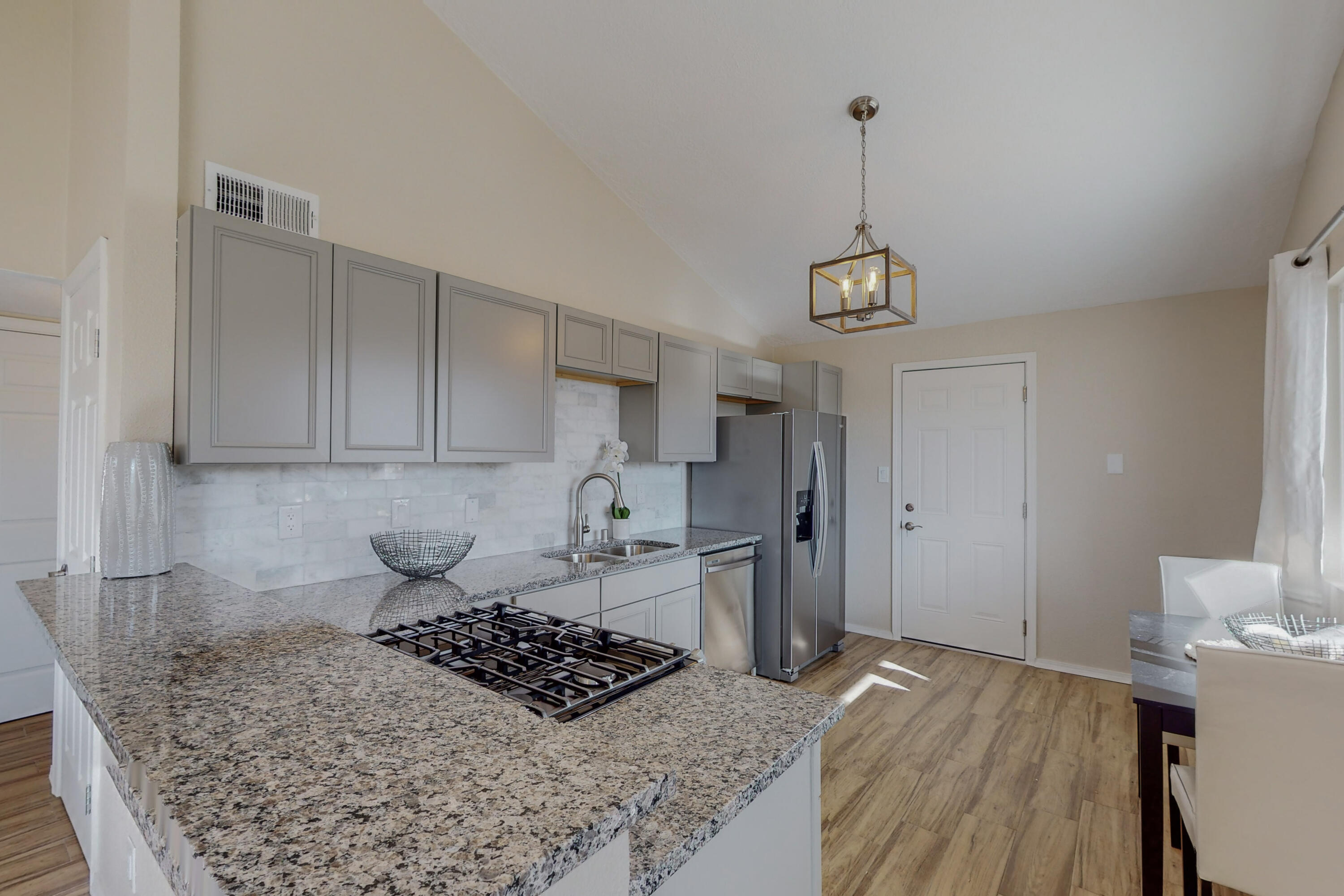 38 SOMMERSET Drive SE