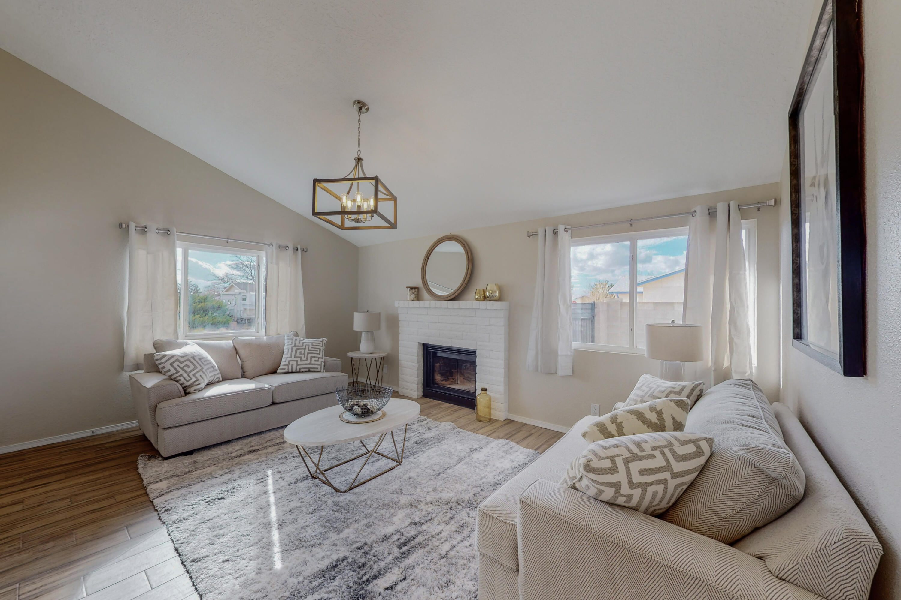 38 SOMMERSET Drive SE