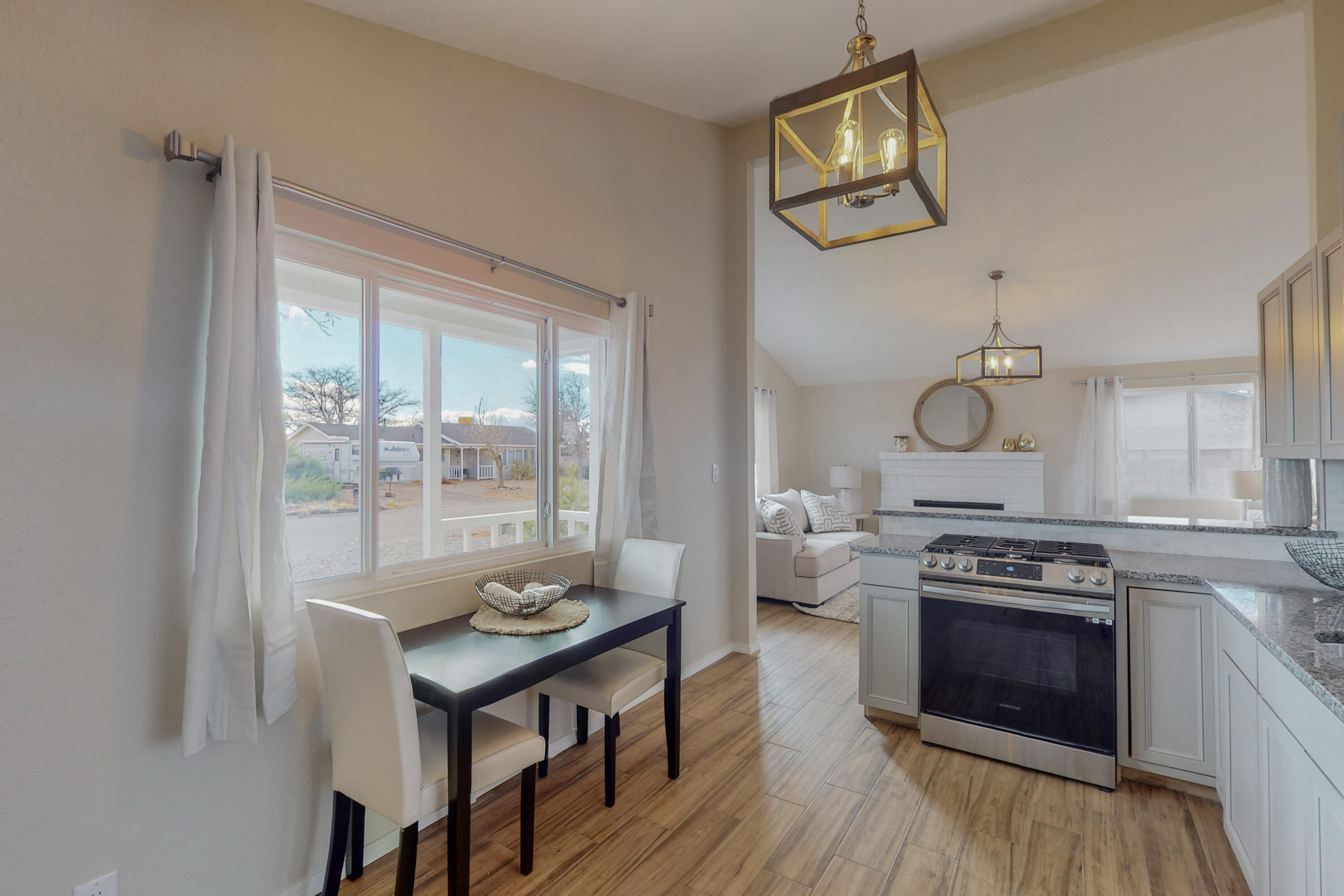 38 SOMMERSET Drive SE