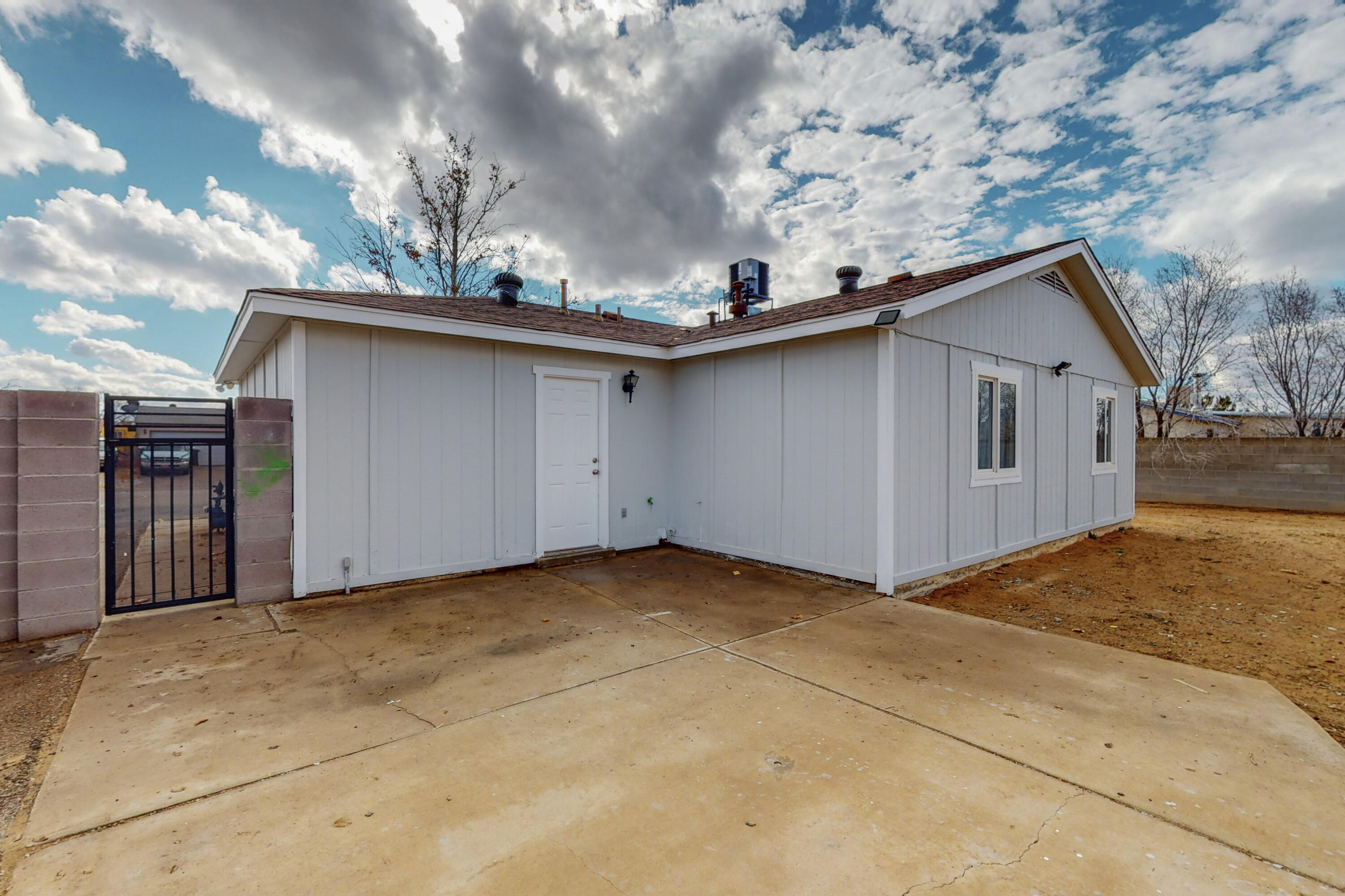 38 SOMMERSET Drive SE