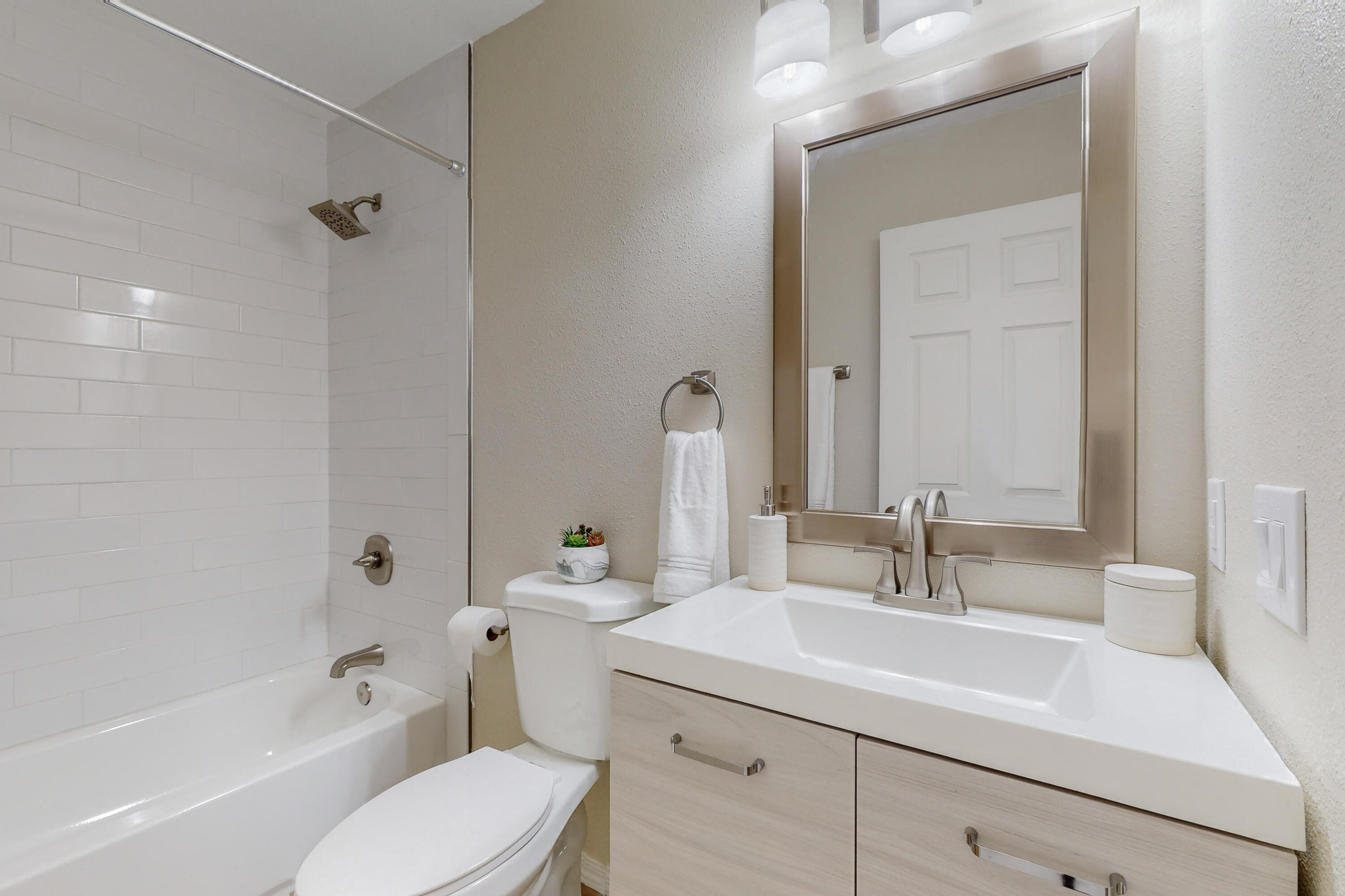 38 SOMMERSET Drive SE