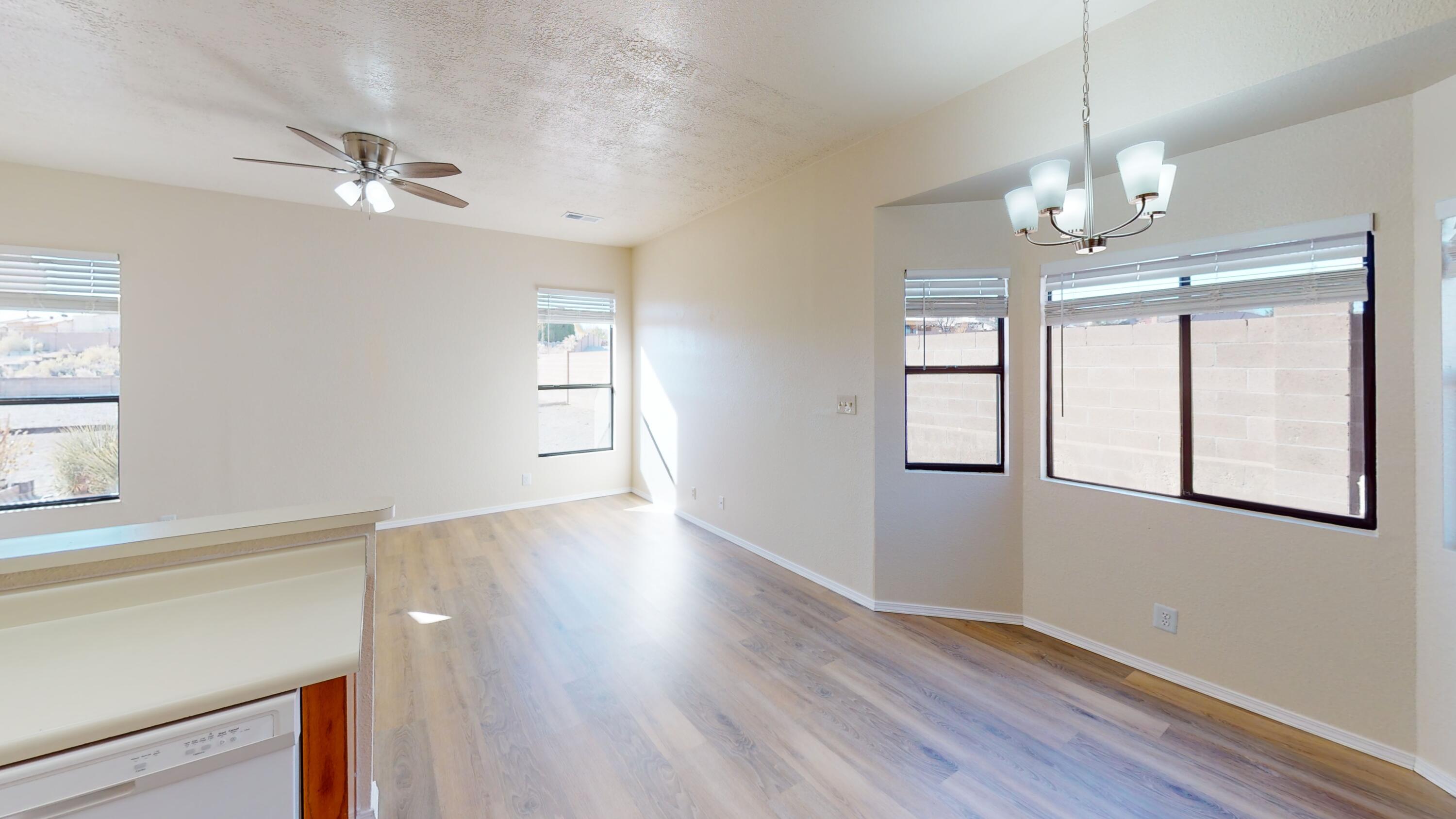 6512 SANDIA VISTA Place NE
