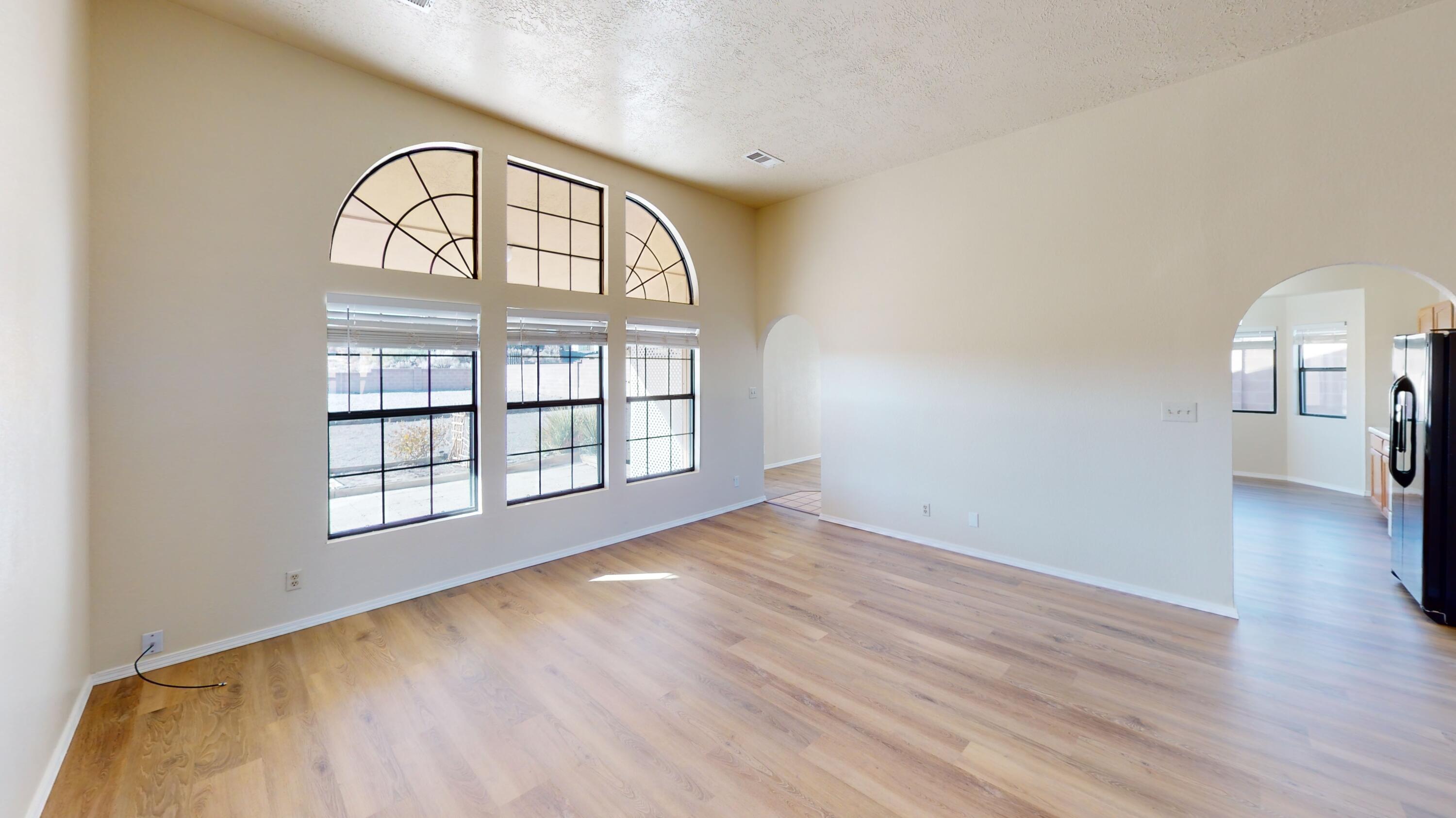 6512 SANDIA VISTA Place NE