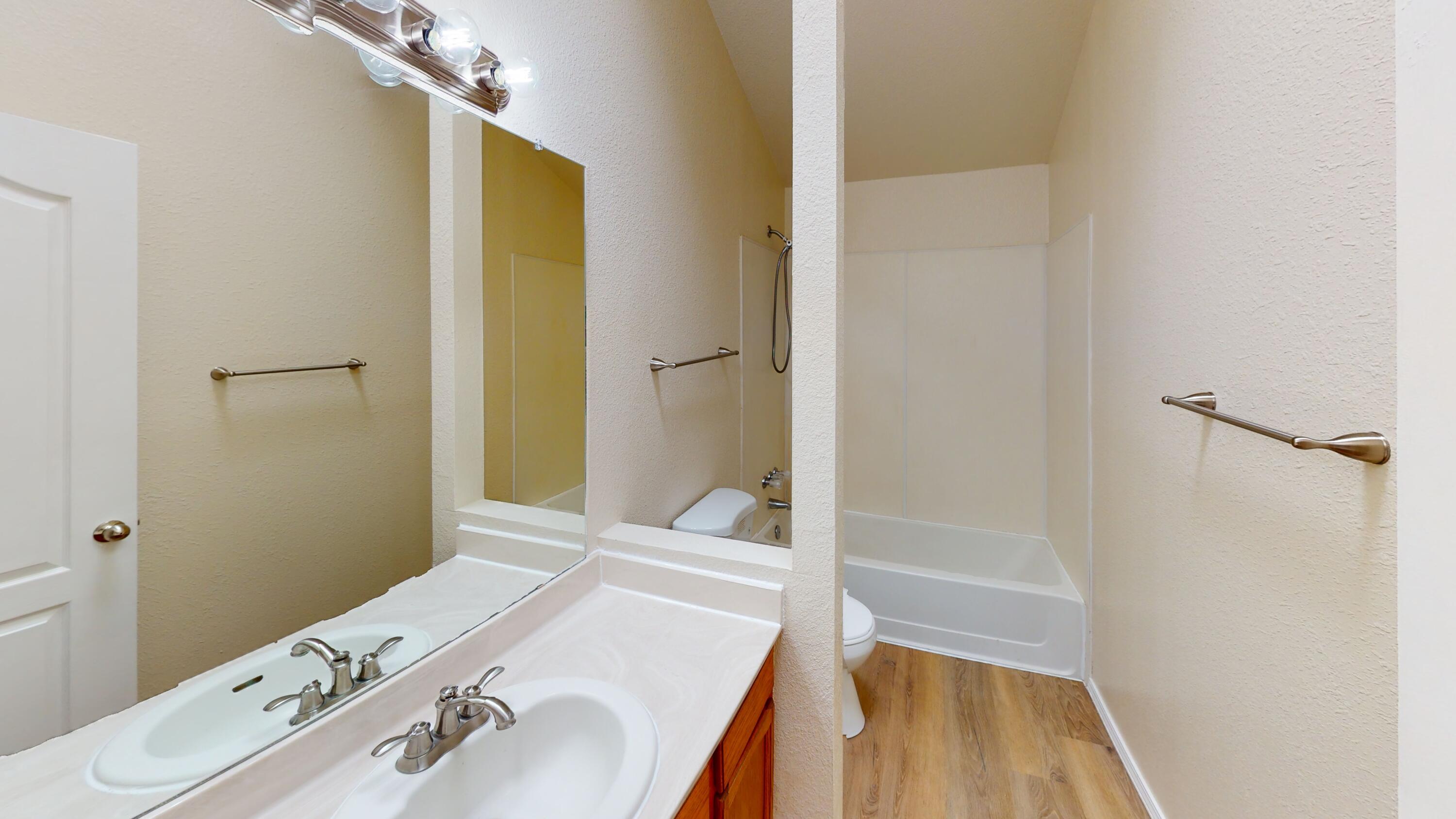 6512 SANDIA VISTA Place NE
