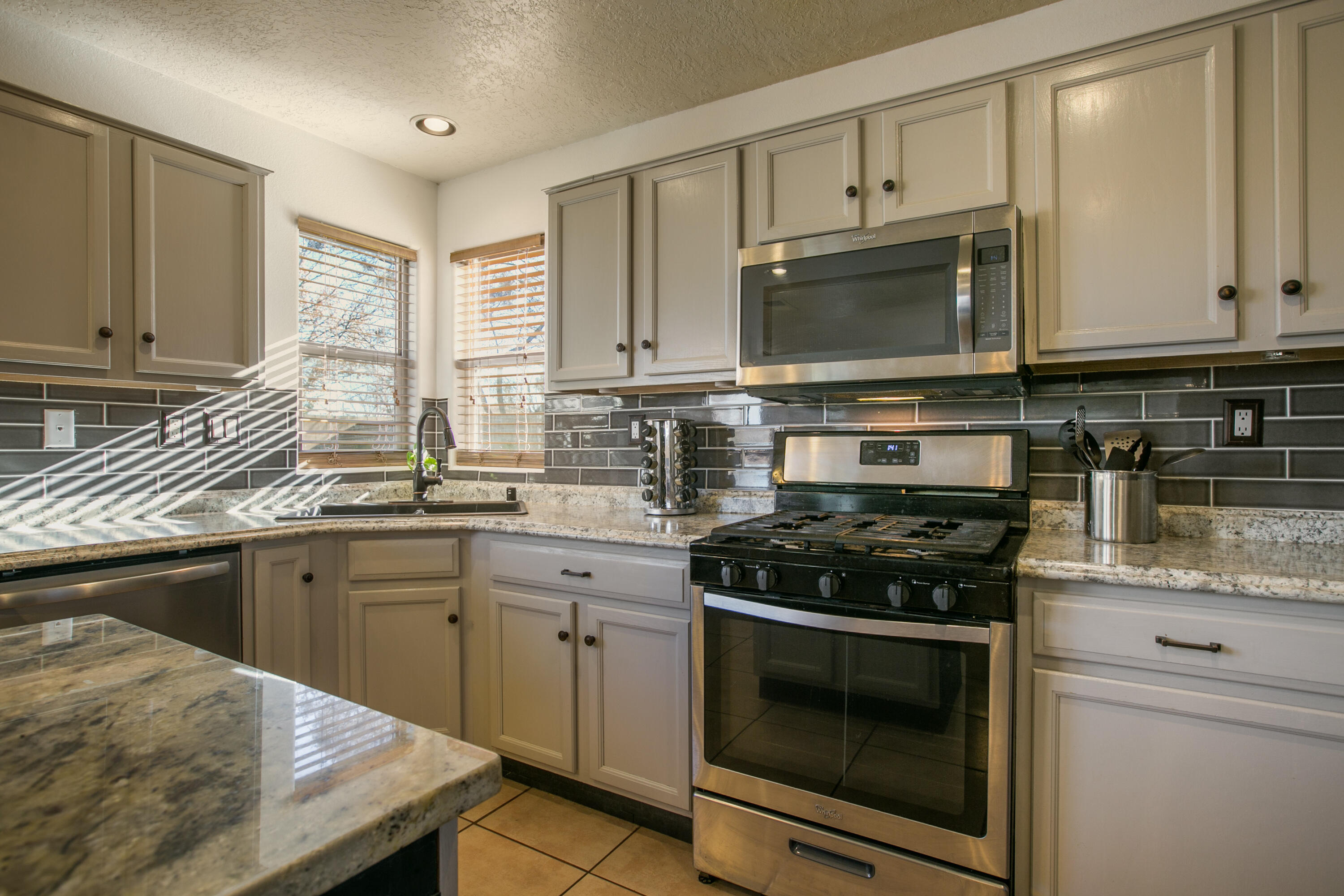 10902 SANDMAN Drive NW