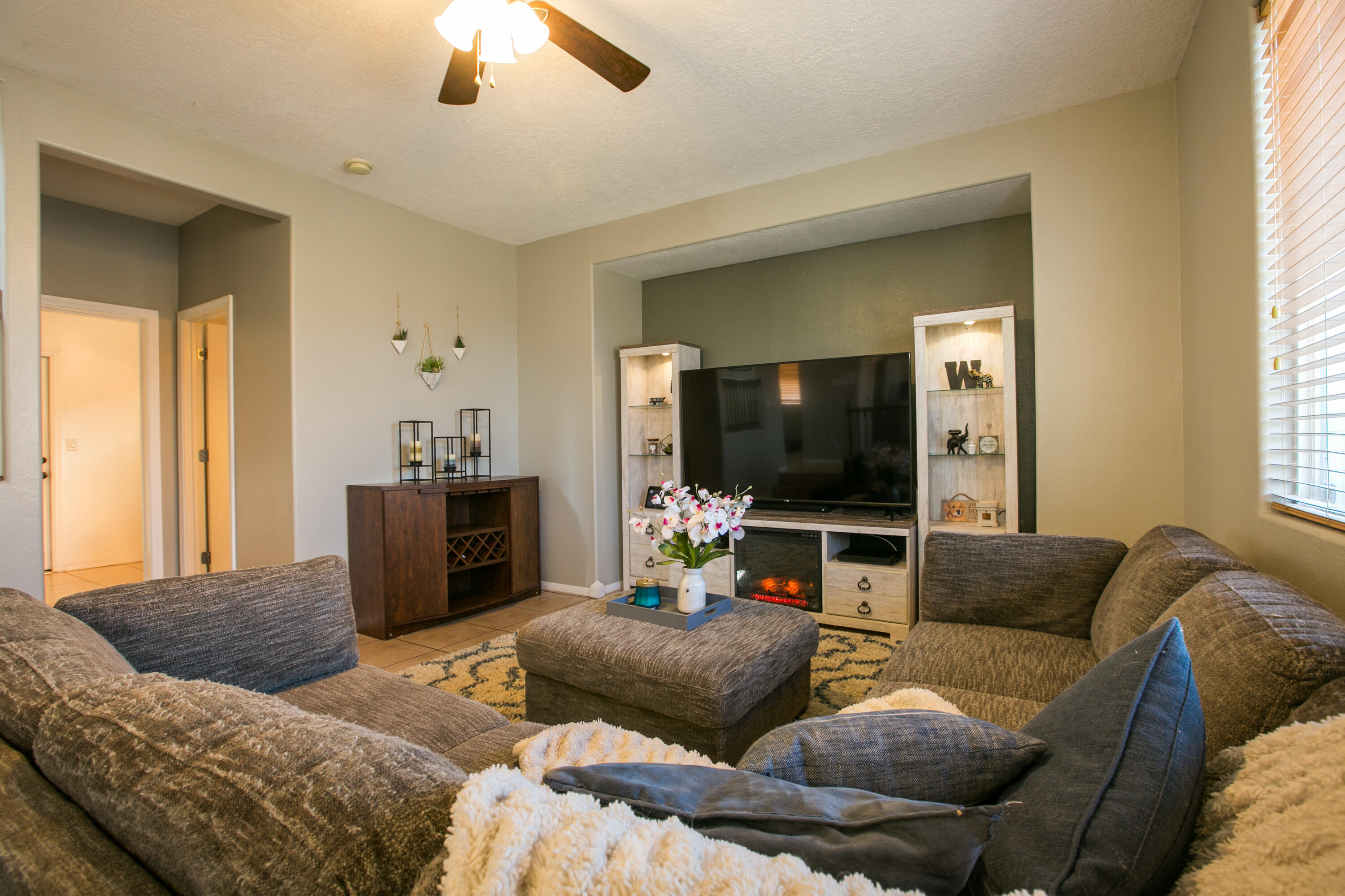 10902 SANDMAN Drive NW