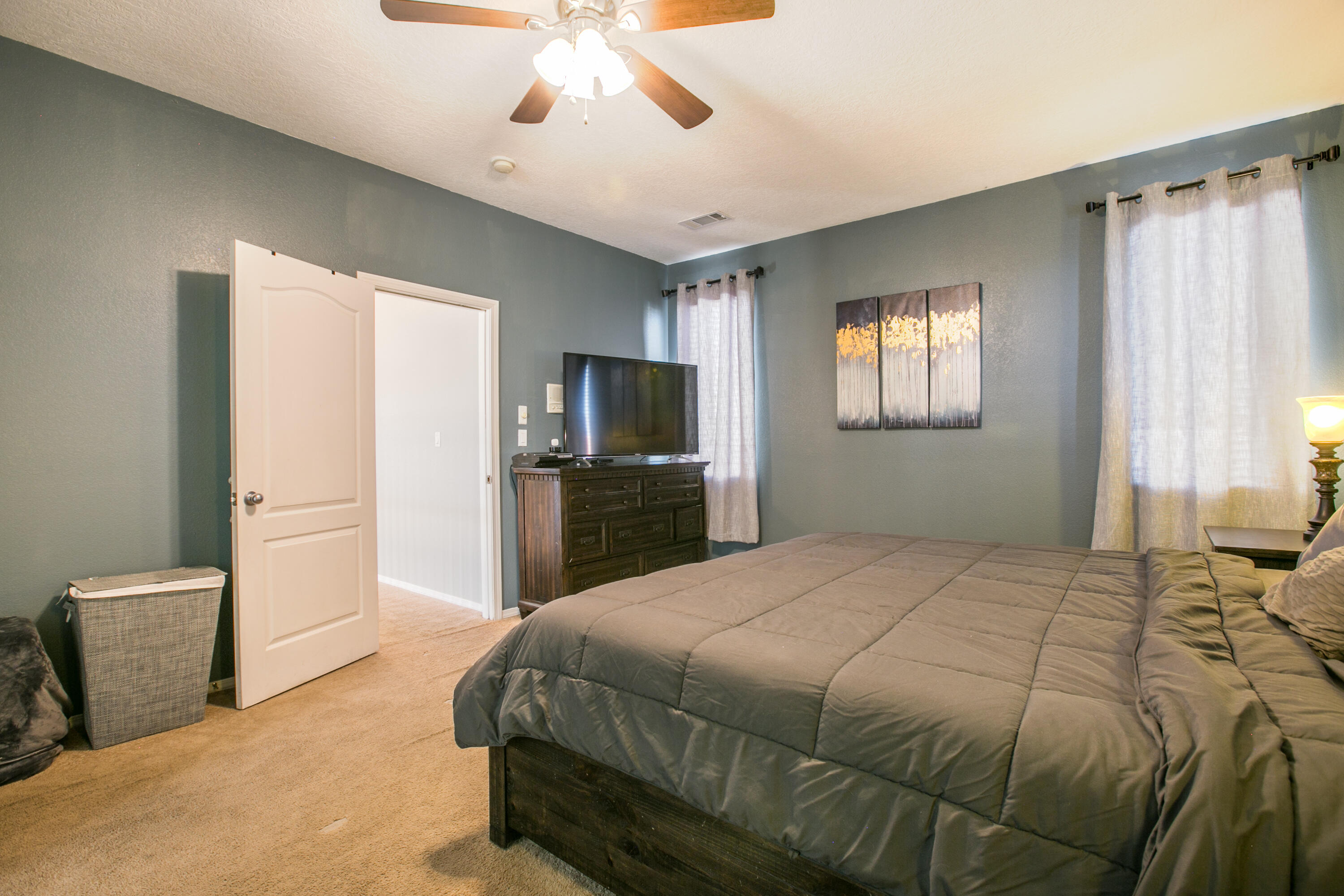 10902 SANDMAN Drive NW