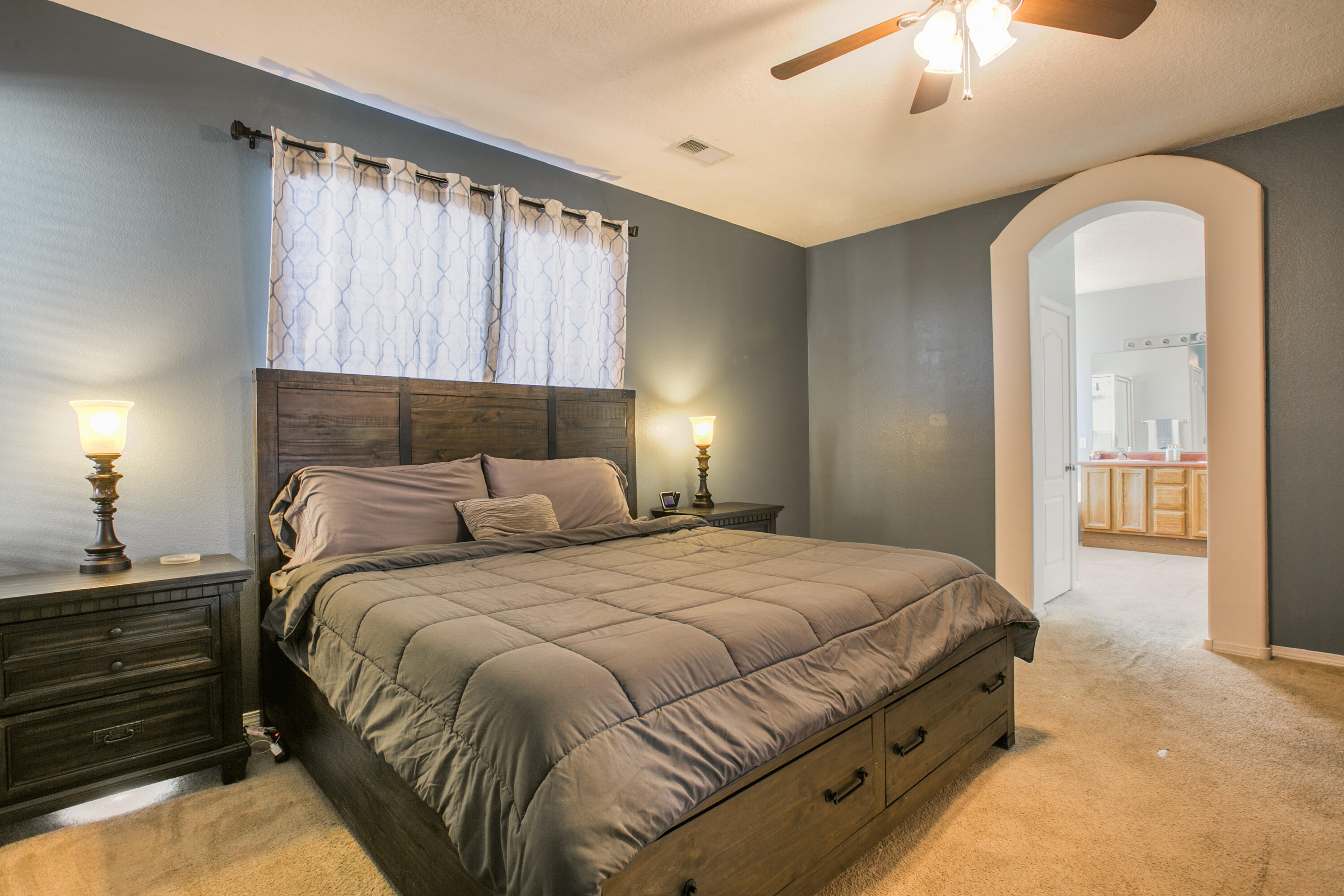 10902 SANDMAN Drive NW