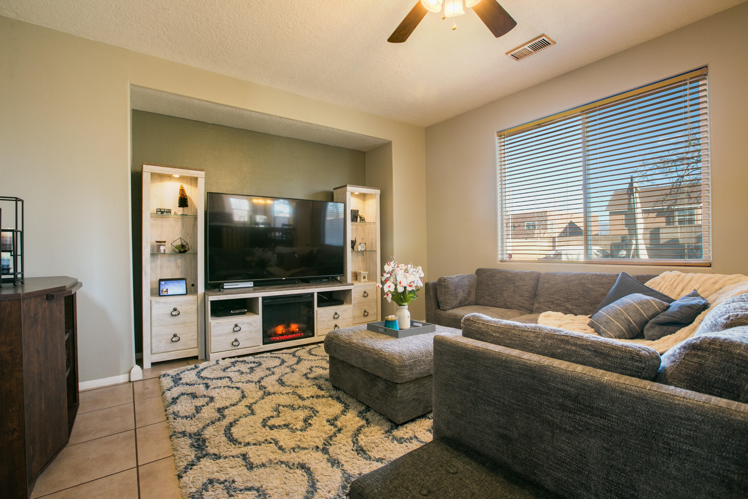 10902 SANDMAN Drive NW