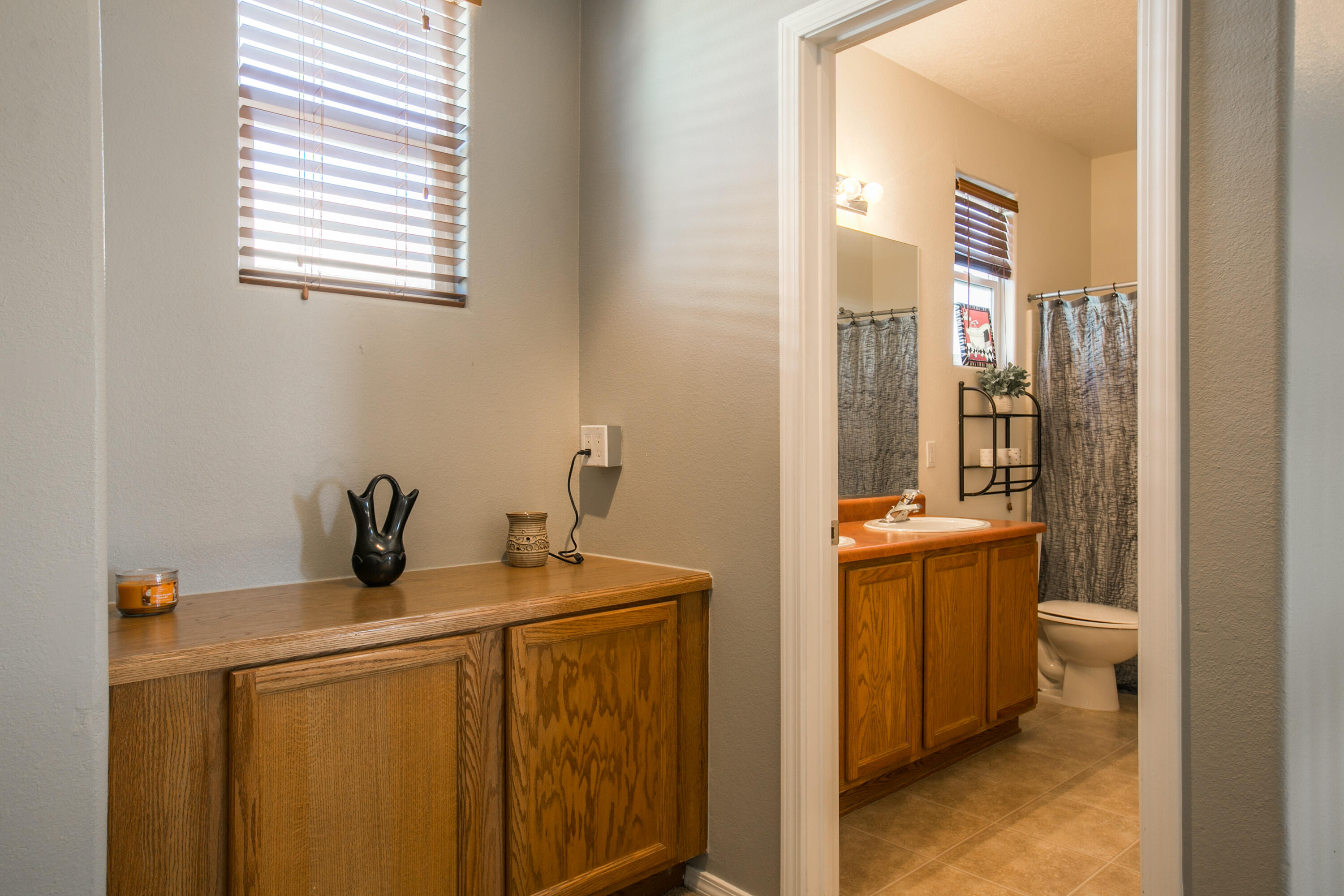 10902 SANDMAN Drive NW
