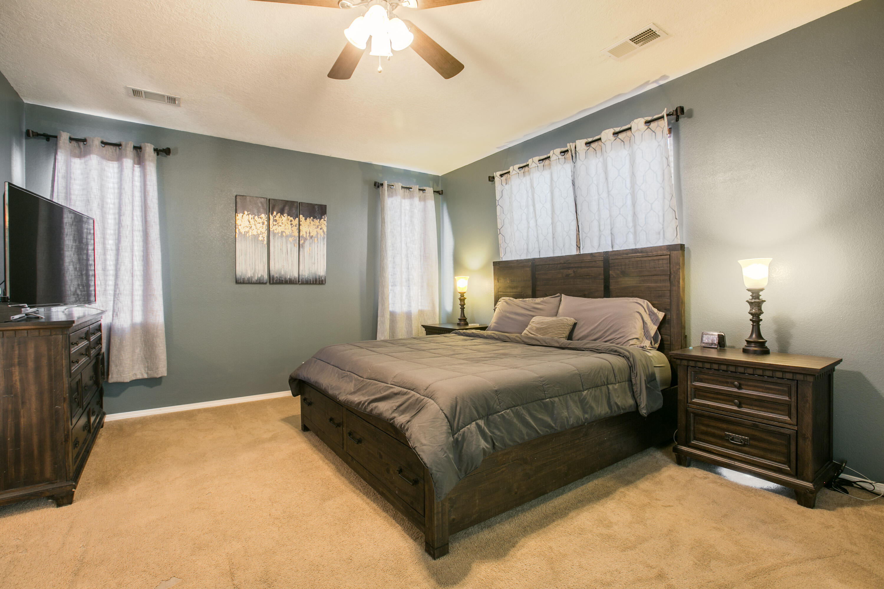 10902 SANDMAN Drive NW