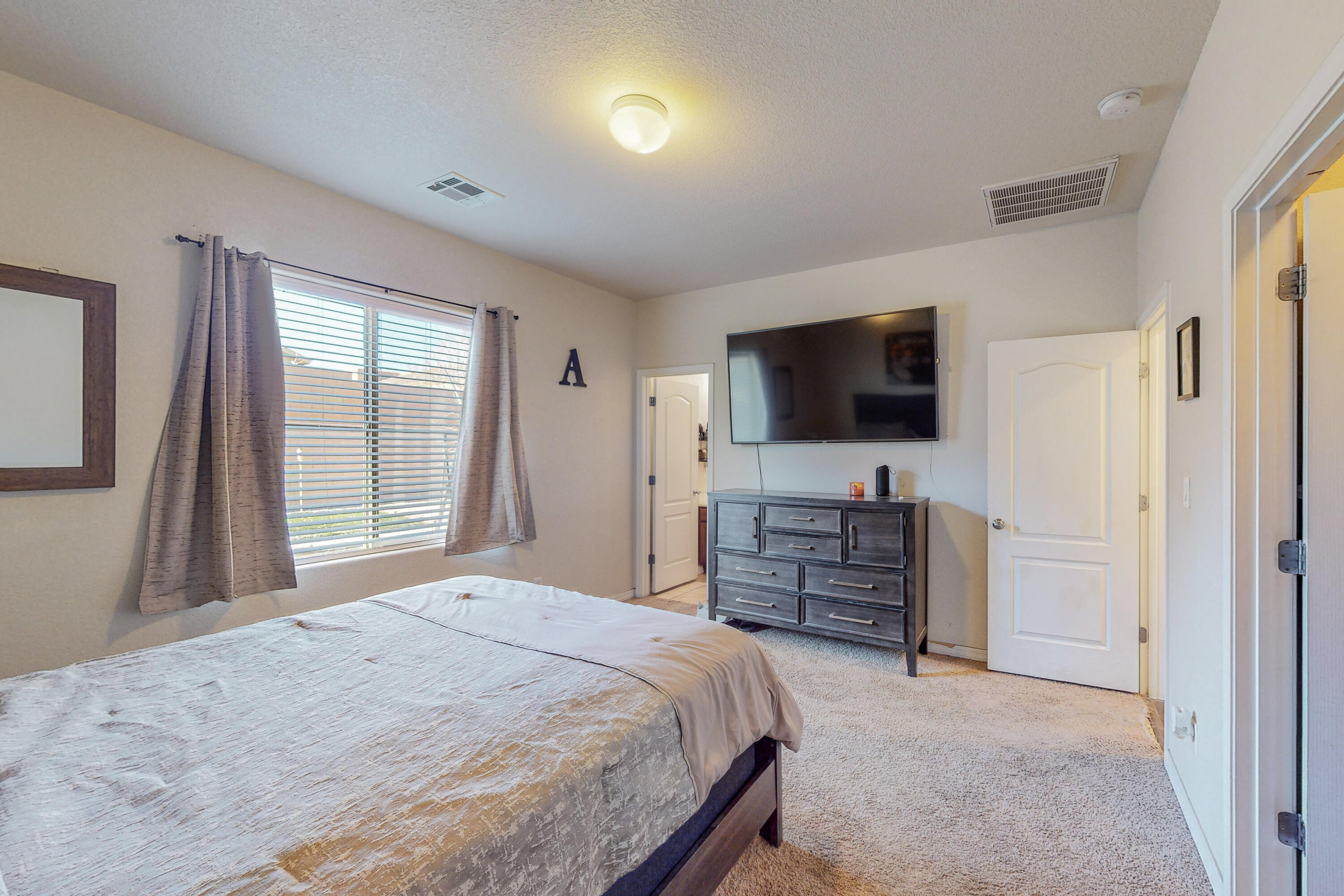 1709 CHISHOLM Trail NE