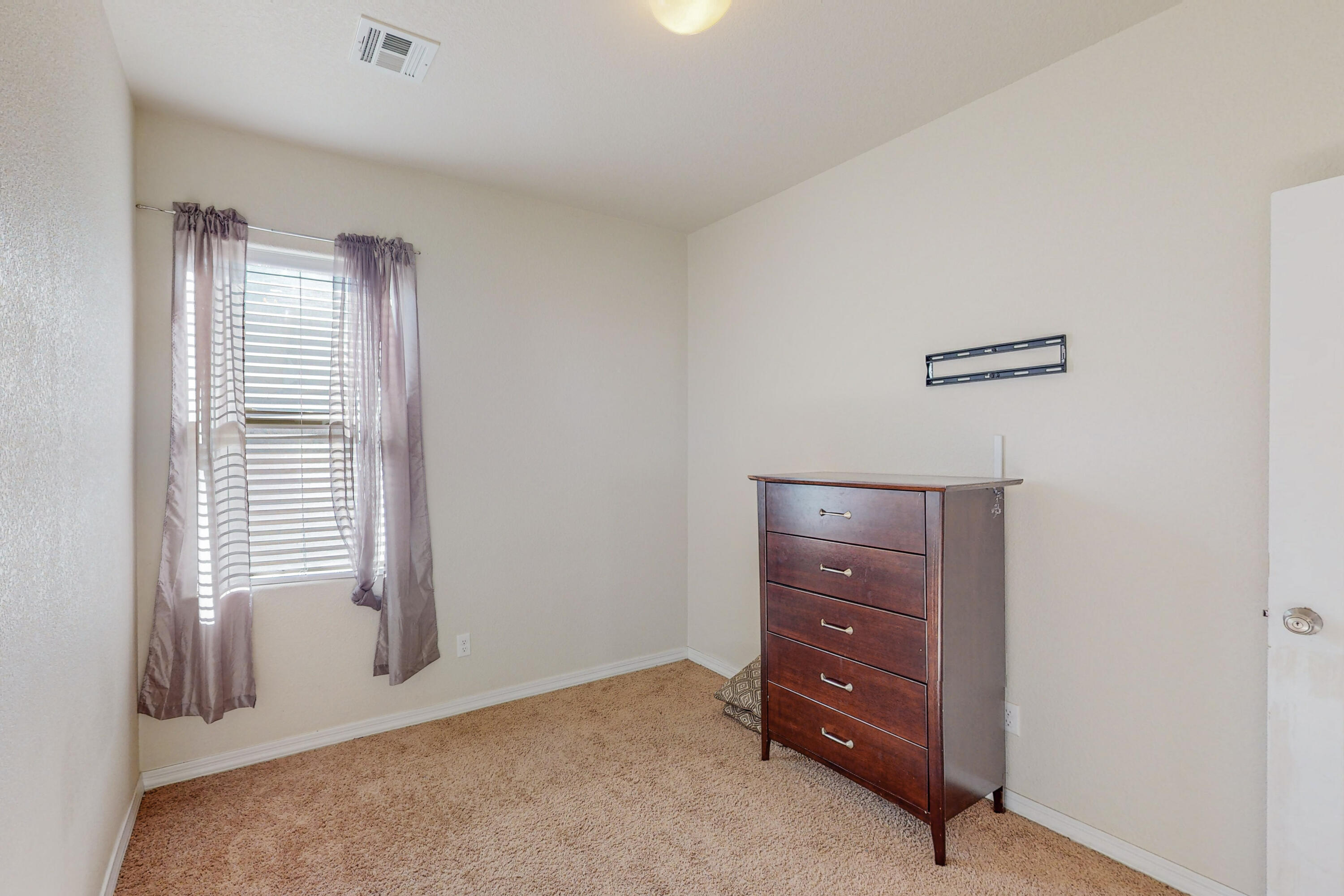 1709 CHISHOLM Trail NE