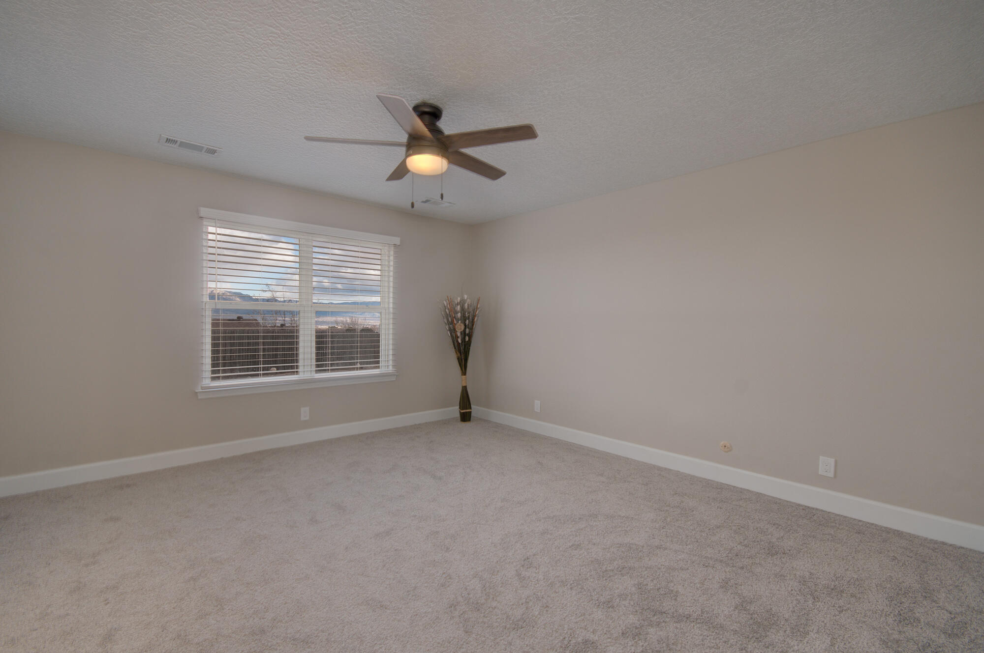 877 HOOD Road SE