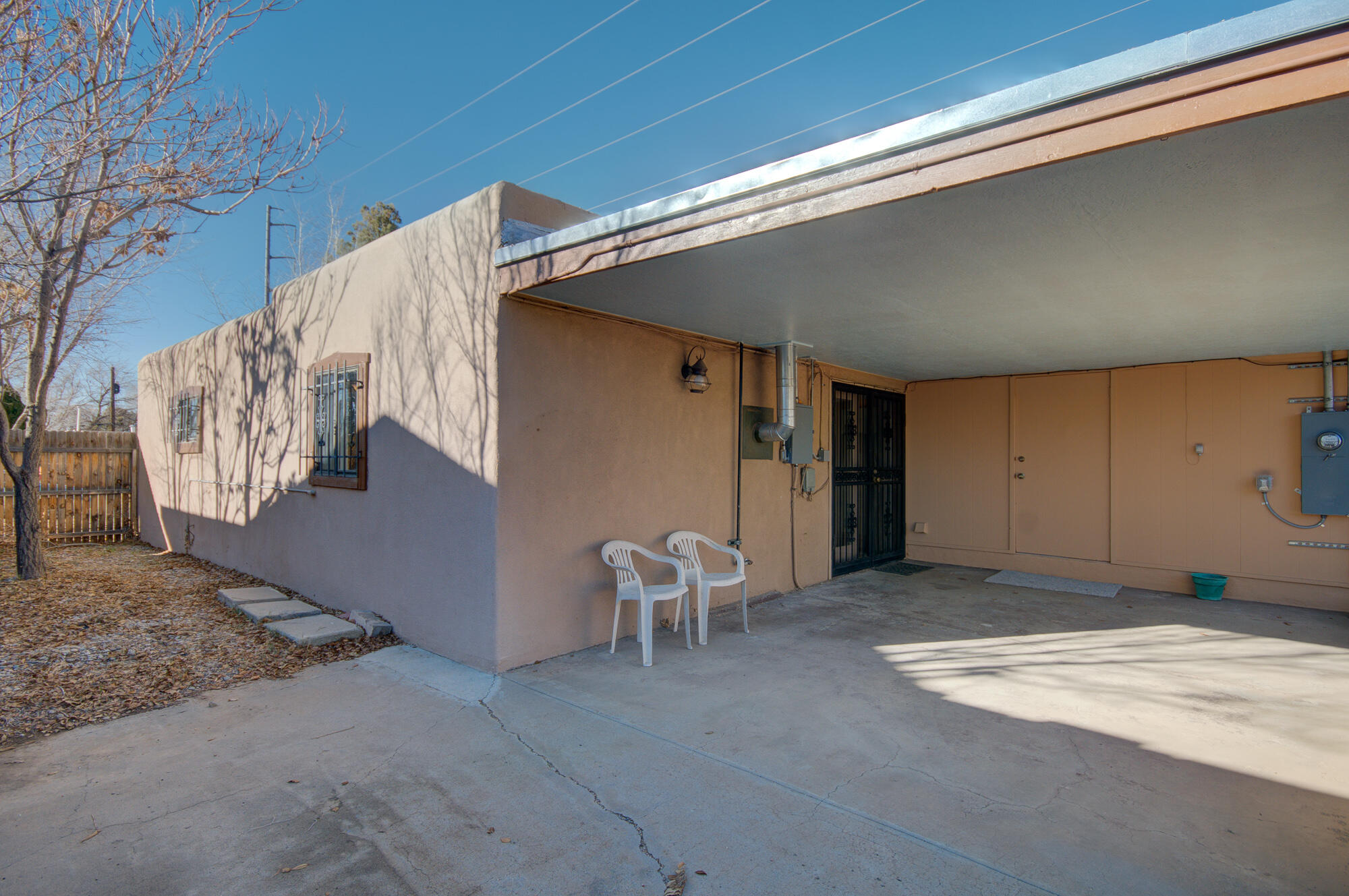 1328 LUTHY Circle NE