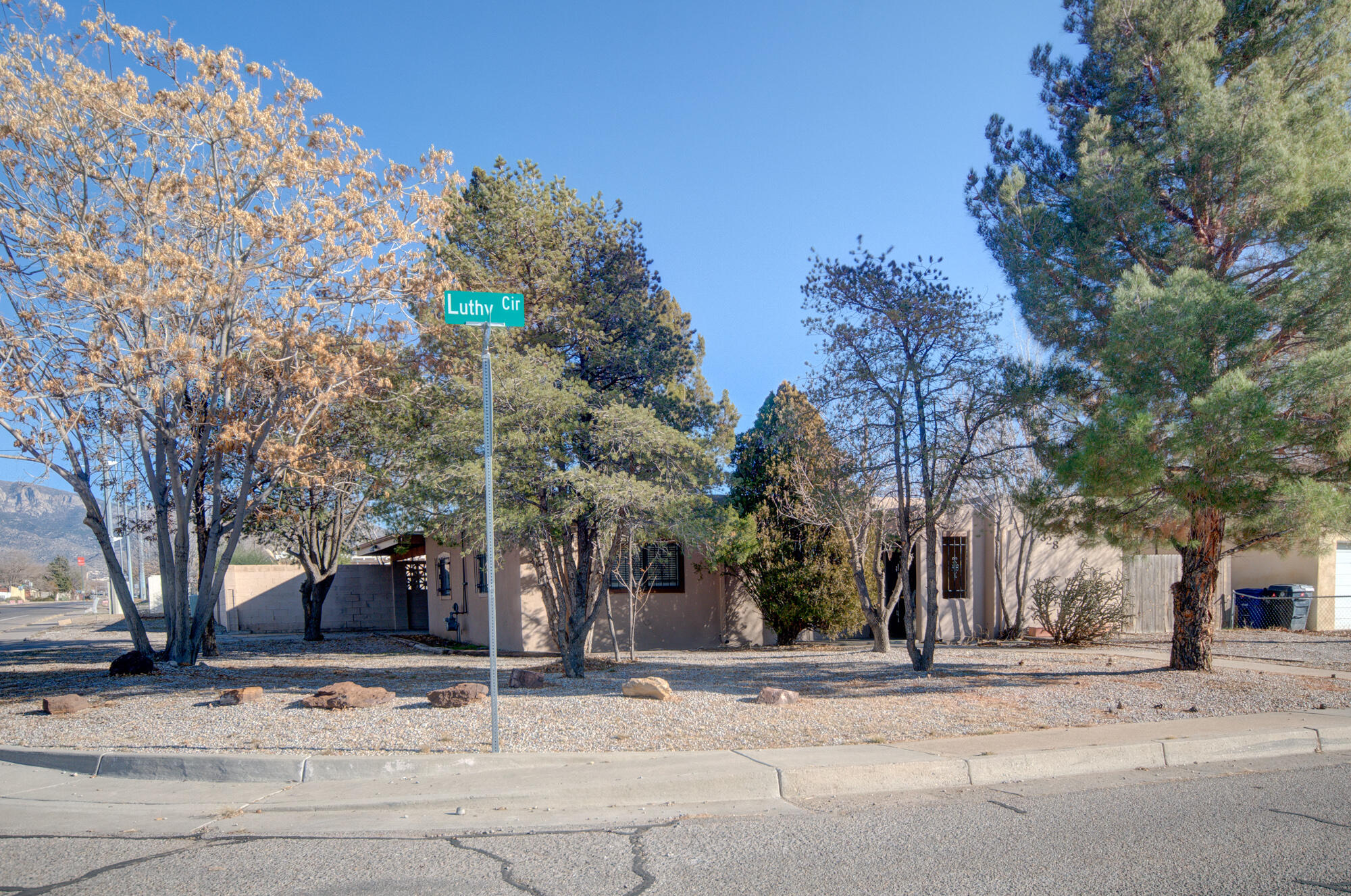 1328 LUTHY Circle NE