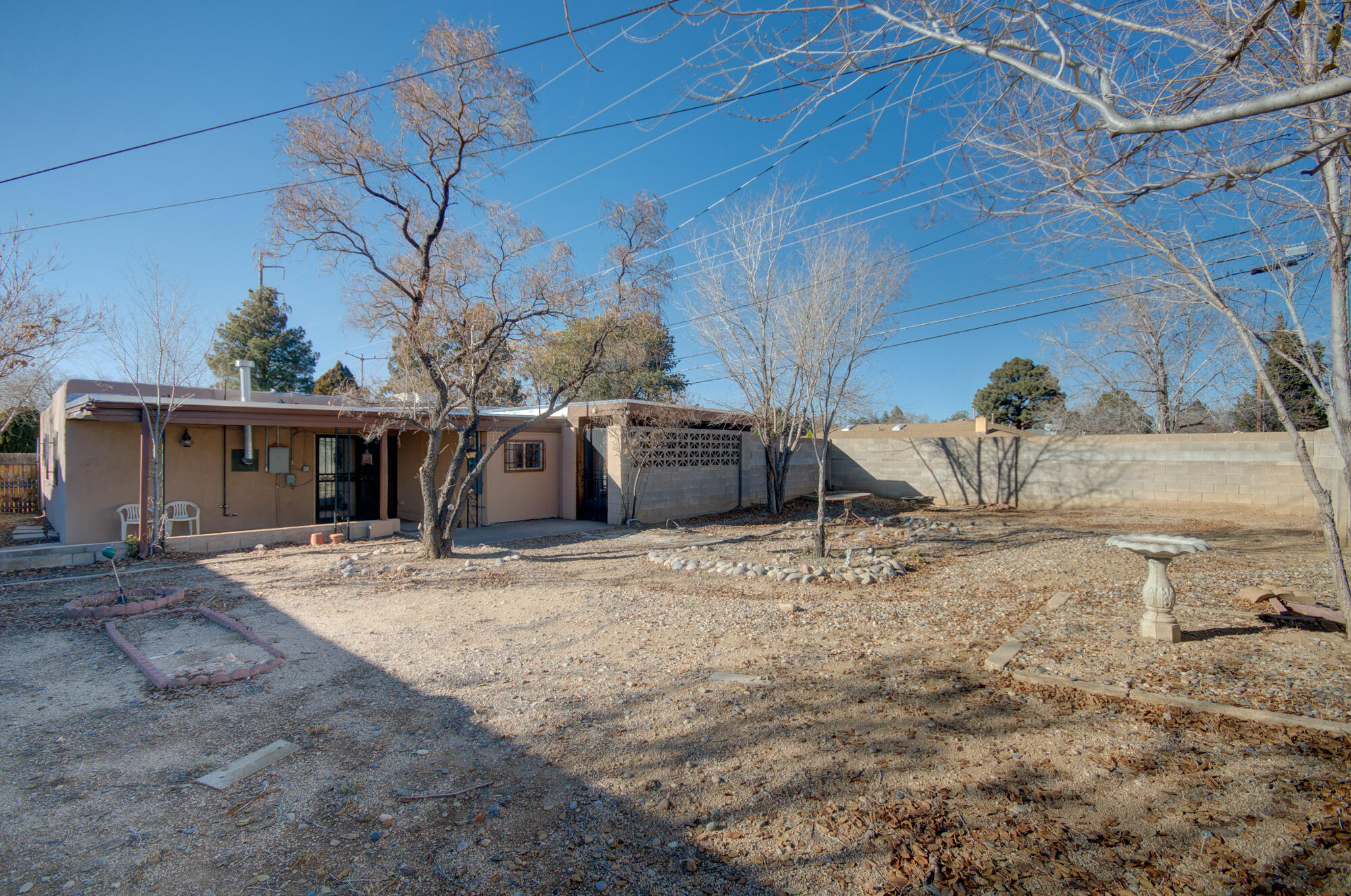 1328 LUTHY Circle NE