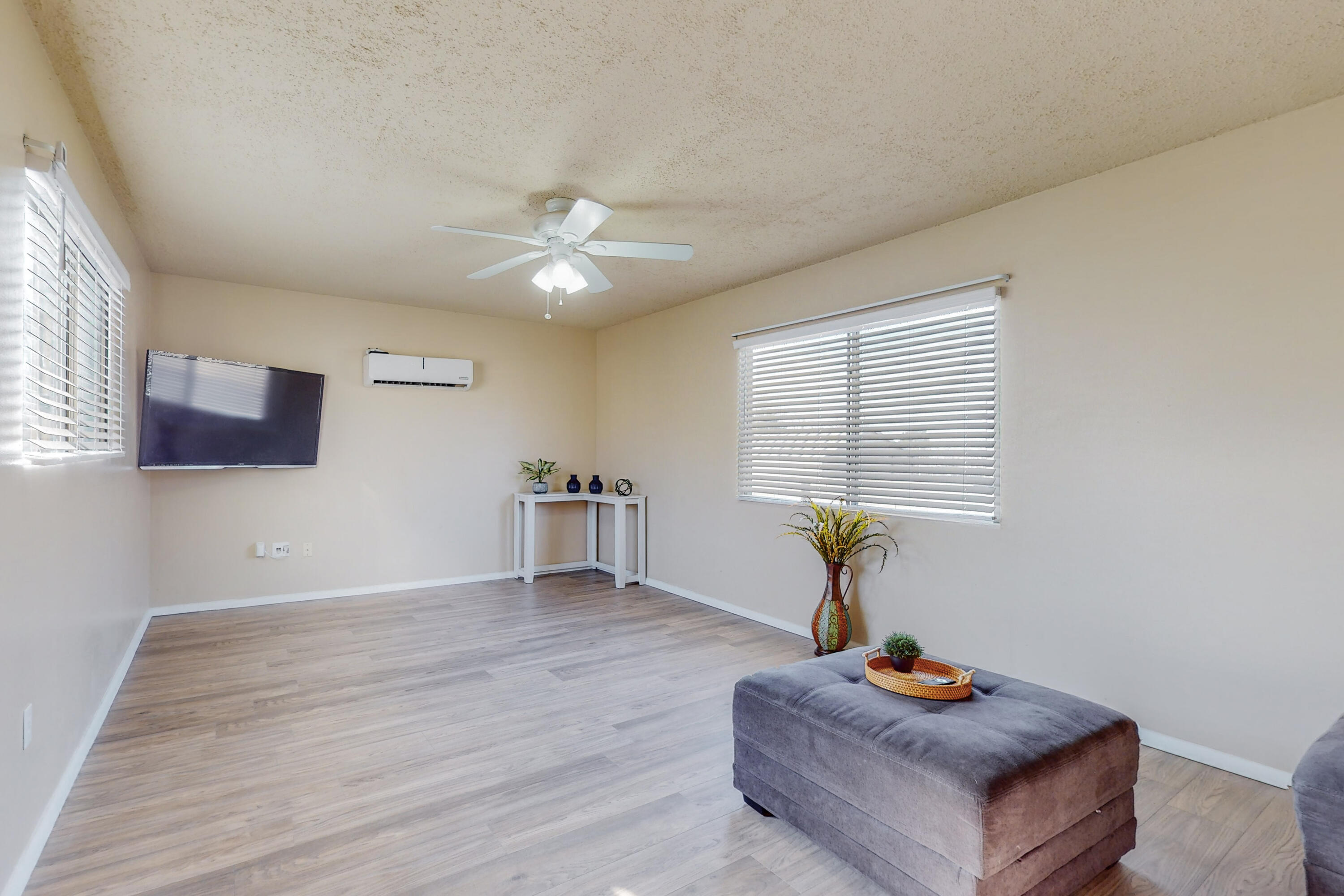 11904 PALO DURO Avenue NE