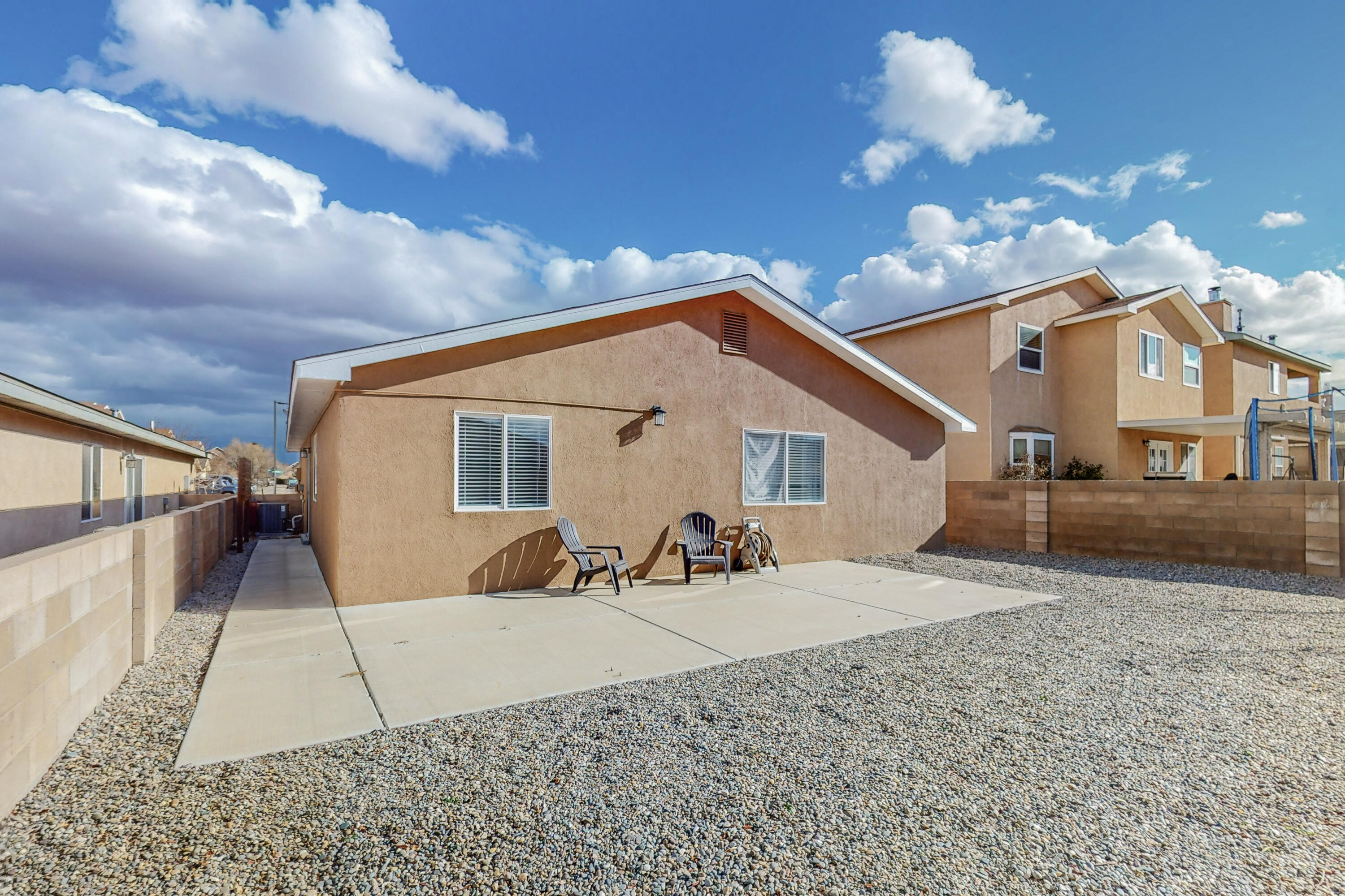 10423 COUNTRY MANOR Place NW