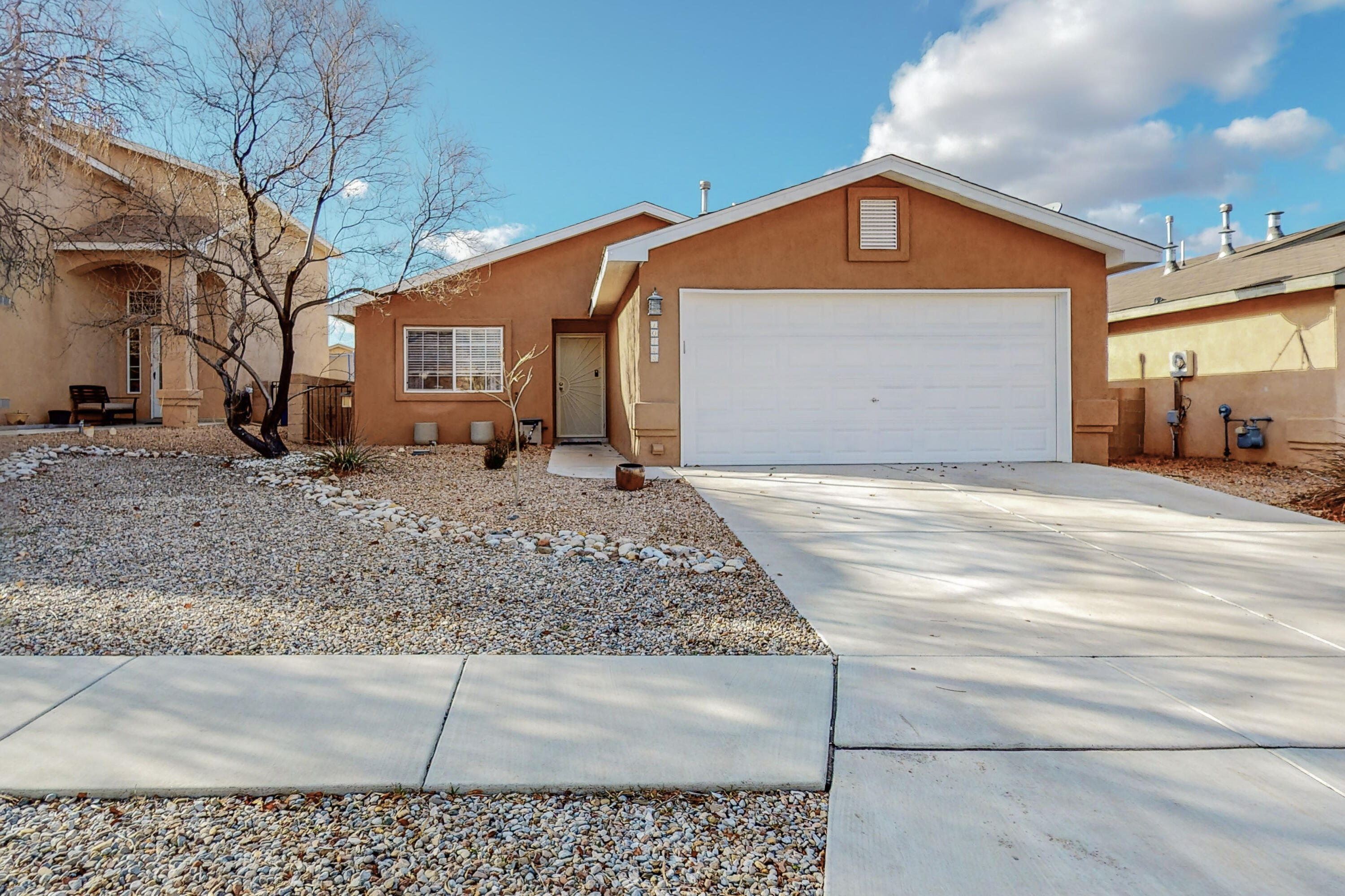 10423 COUNTRY MANOR Place NW