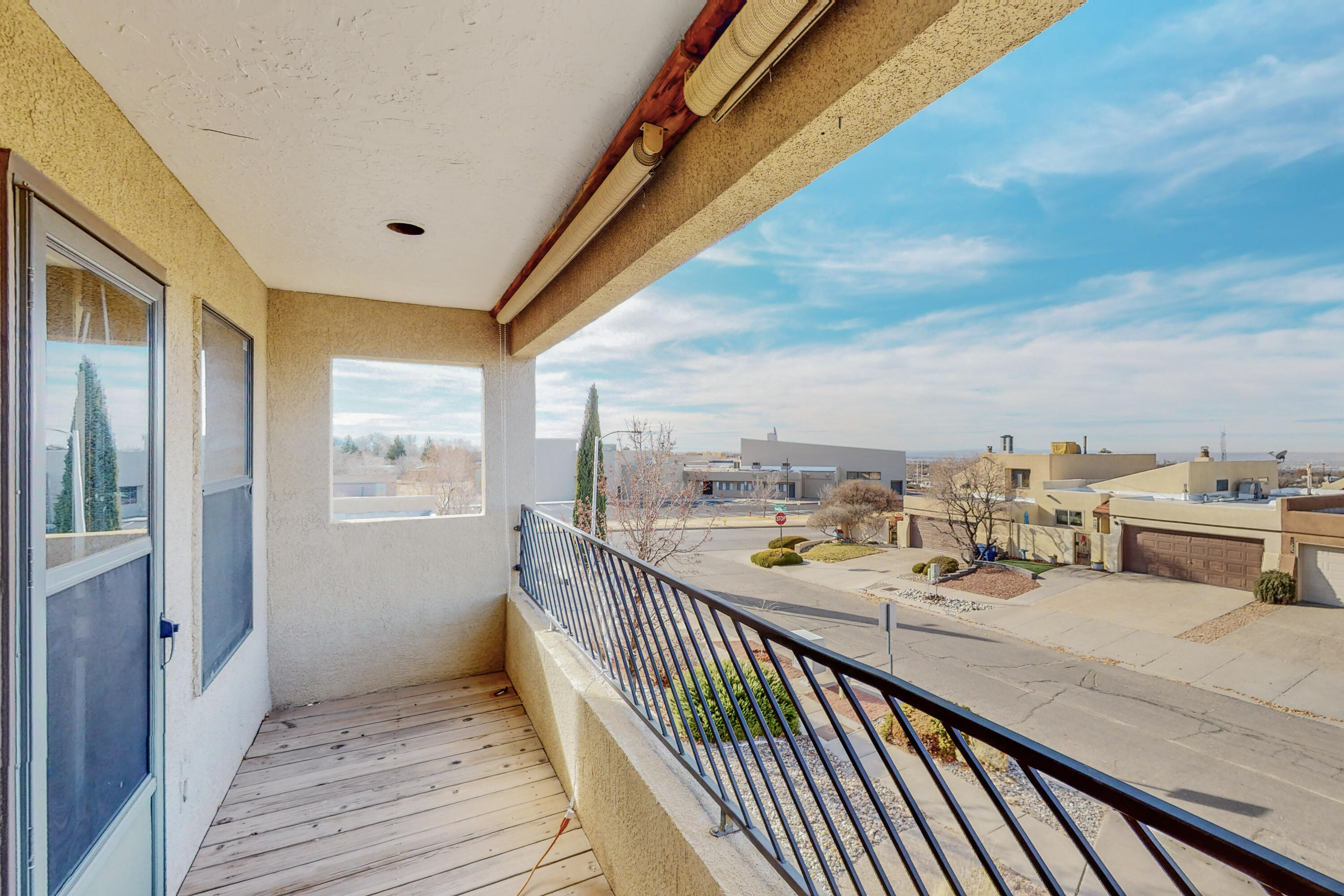 11204 Paseo Del Oso NE