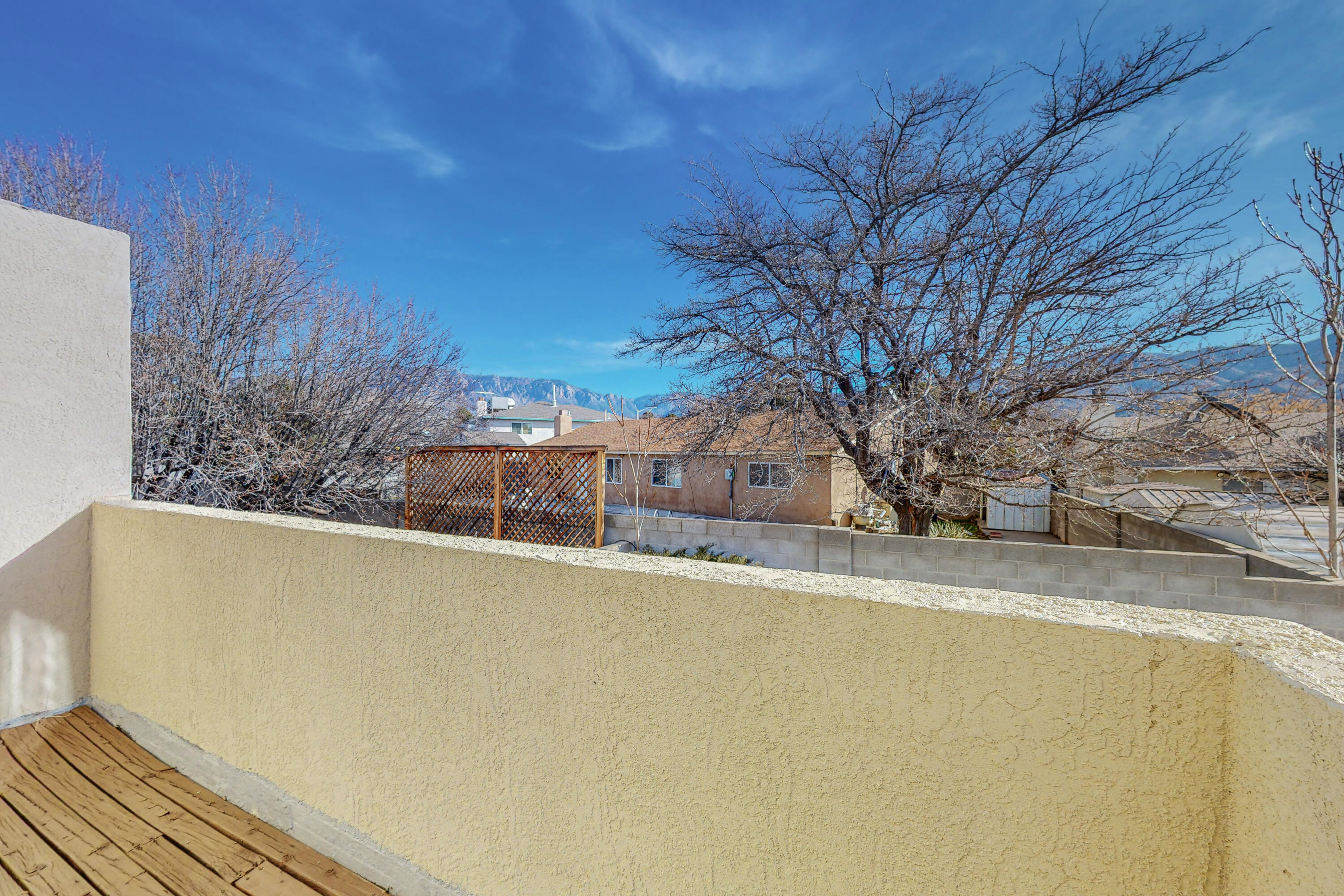 11204 Paseo Del Oso NE
