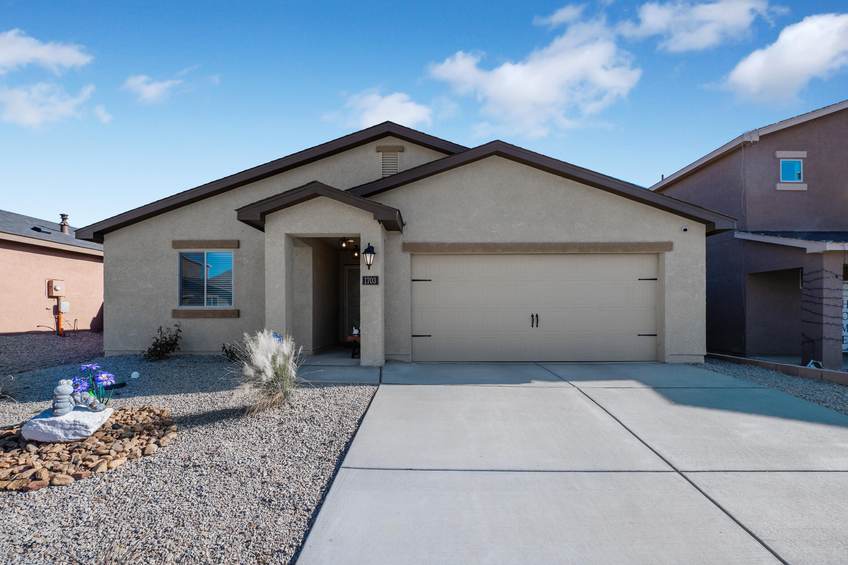 1703 ADELAIDE Lane