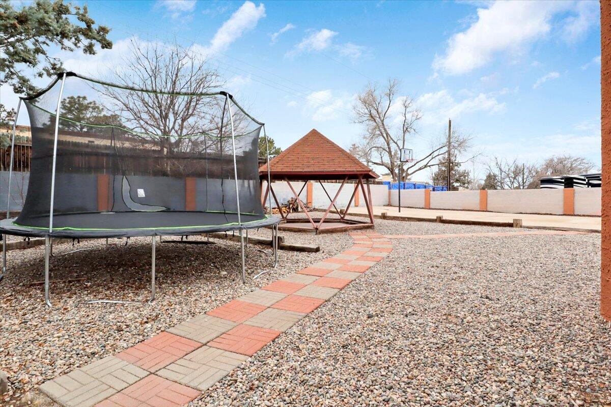 5429 LEWIS Court NW