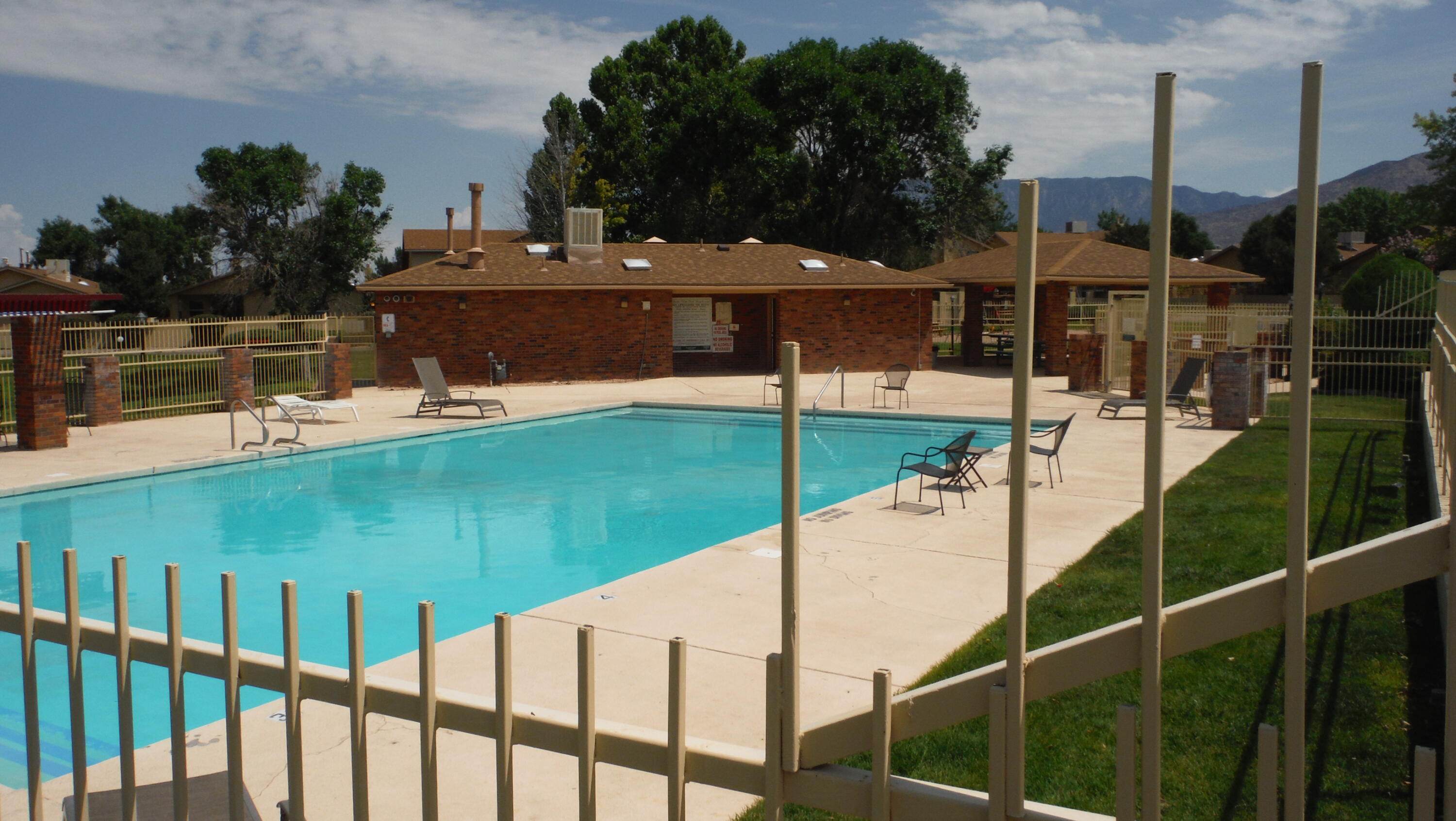 10801 Griffith Park Drive NE
