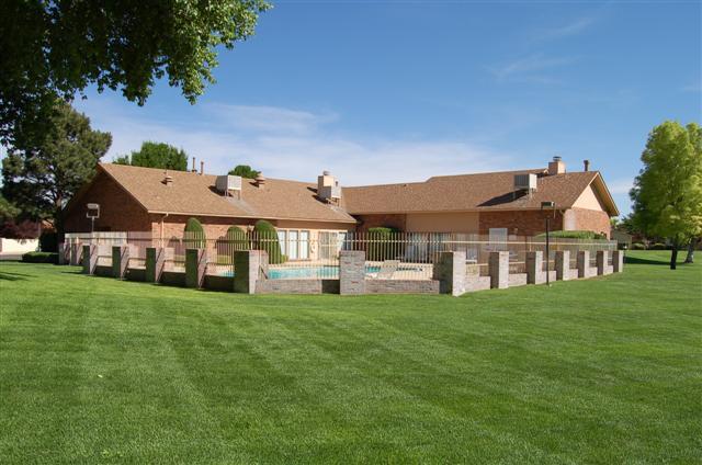 10801 Griffith Park Drive NE