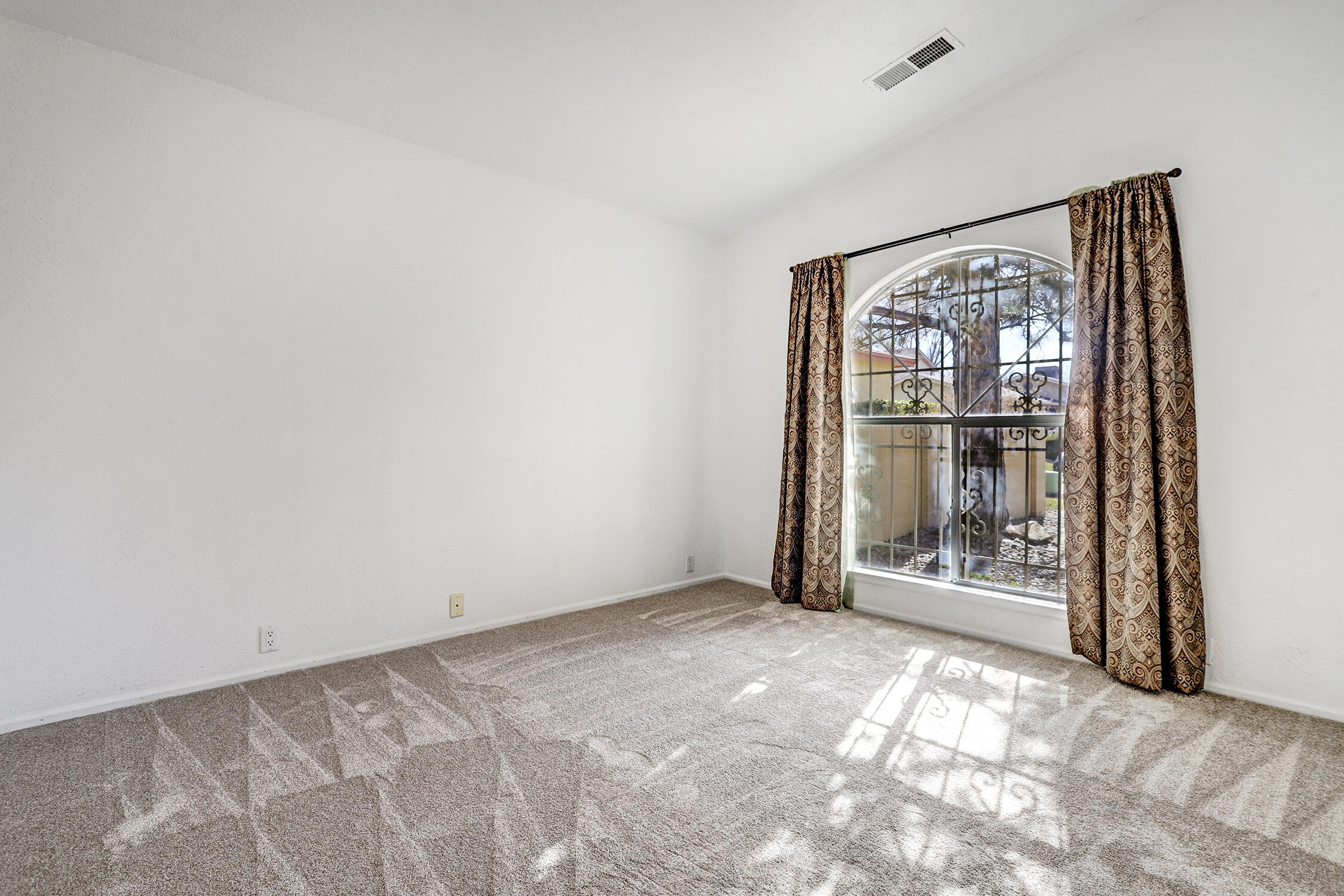 10801 Griffith Park Drive NE