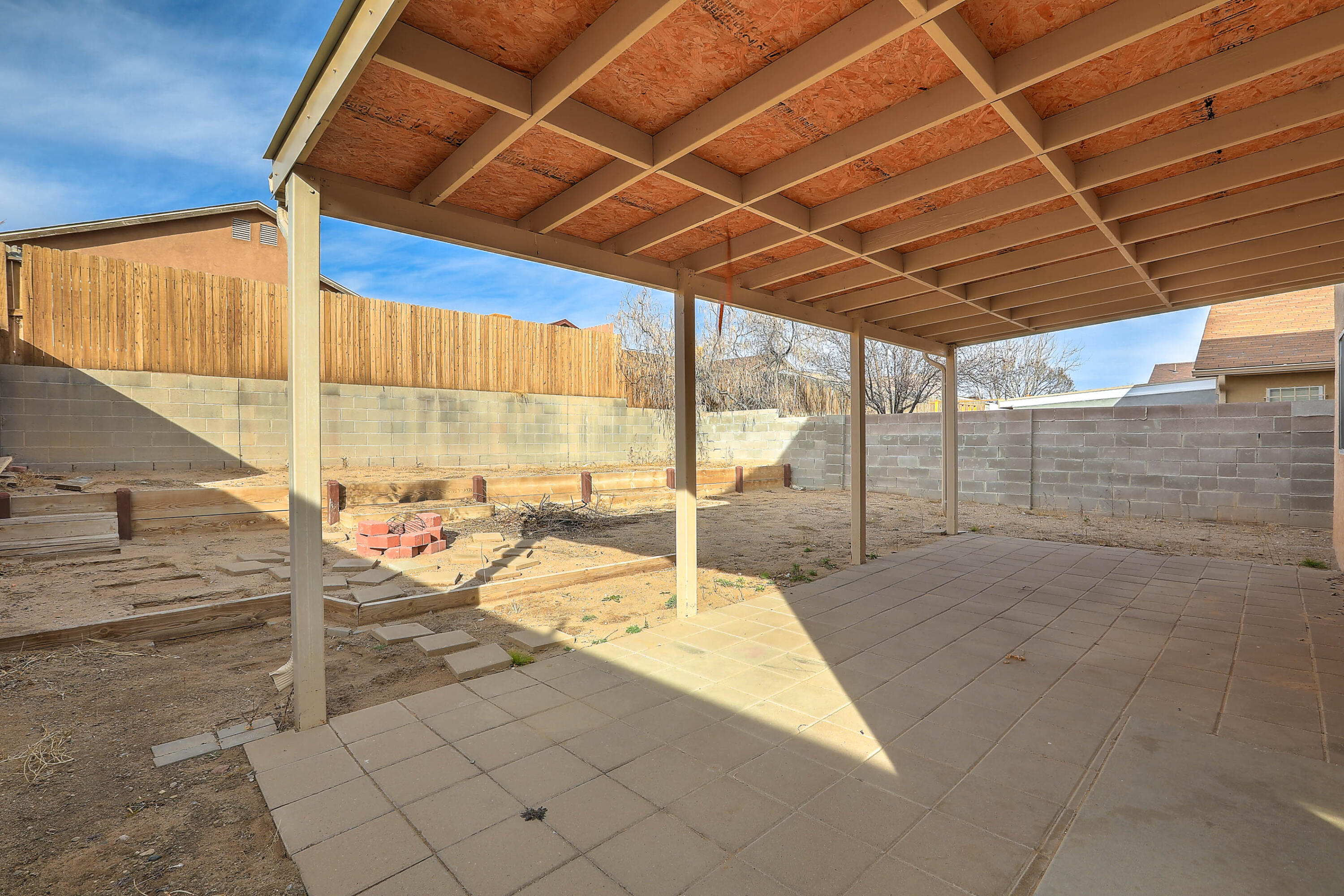 10523 DUKE Avenue SW