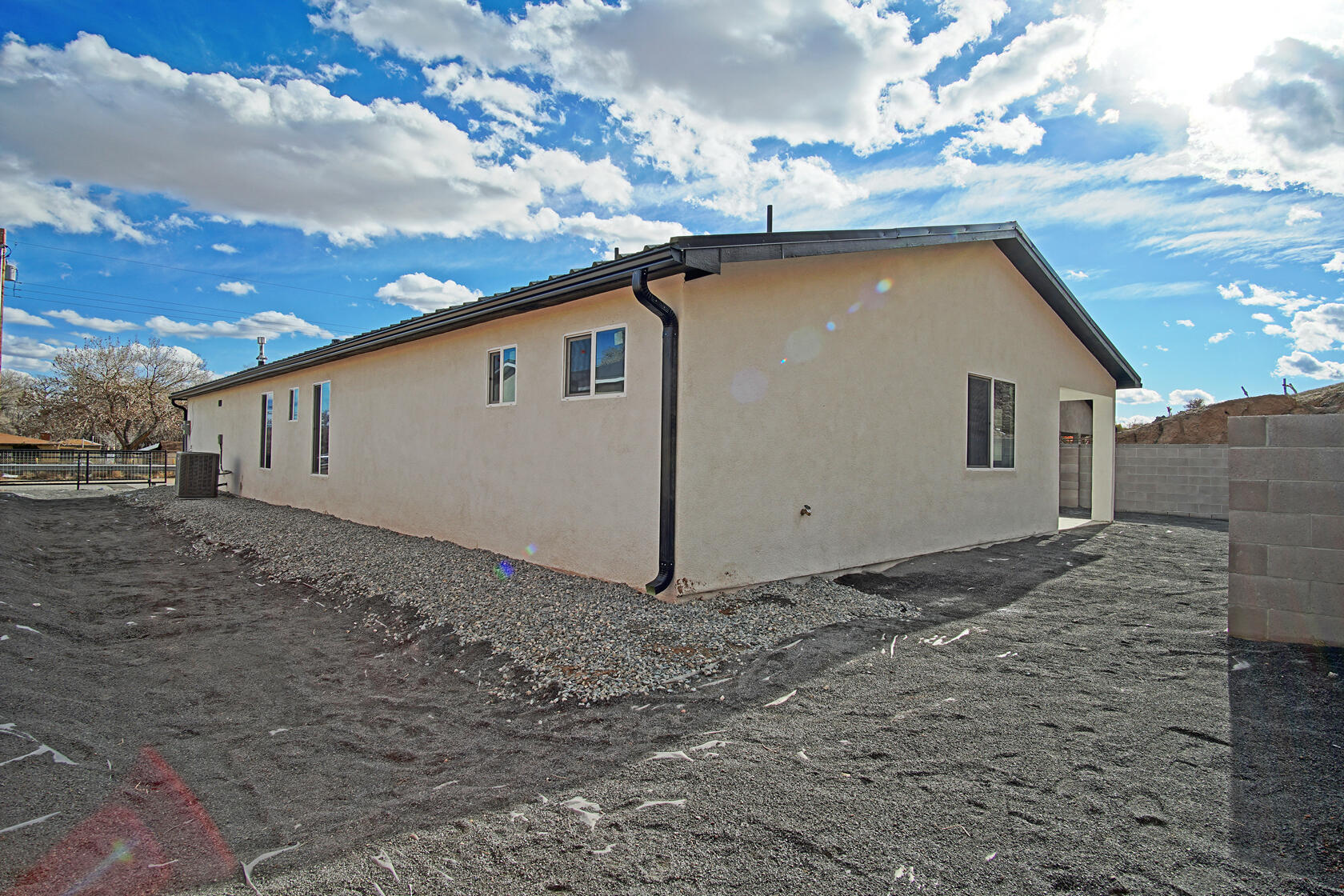 609 FOOTHILL Road SW