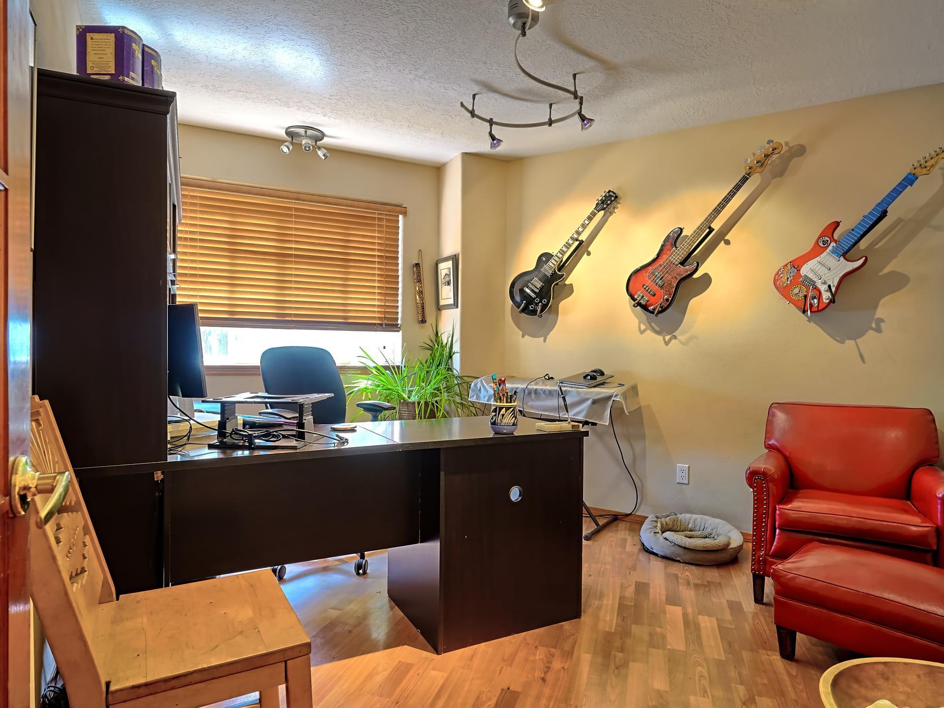 33 RAMBLE WOOD Boulevard