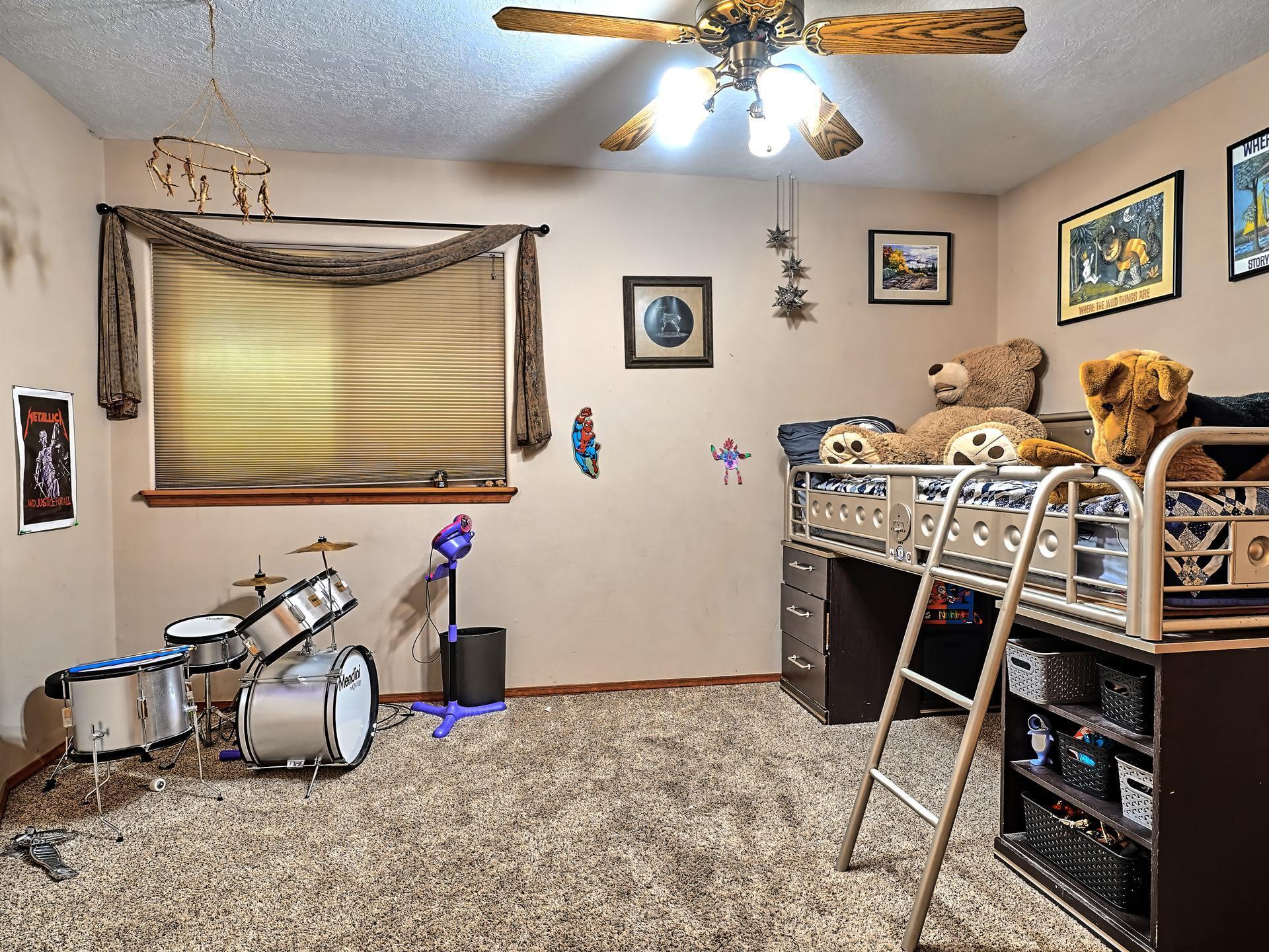 33 RAMBLE WOOD Boulevard