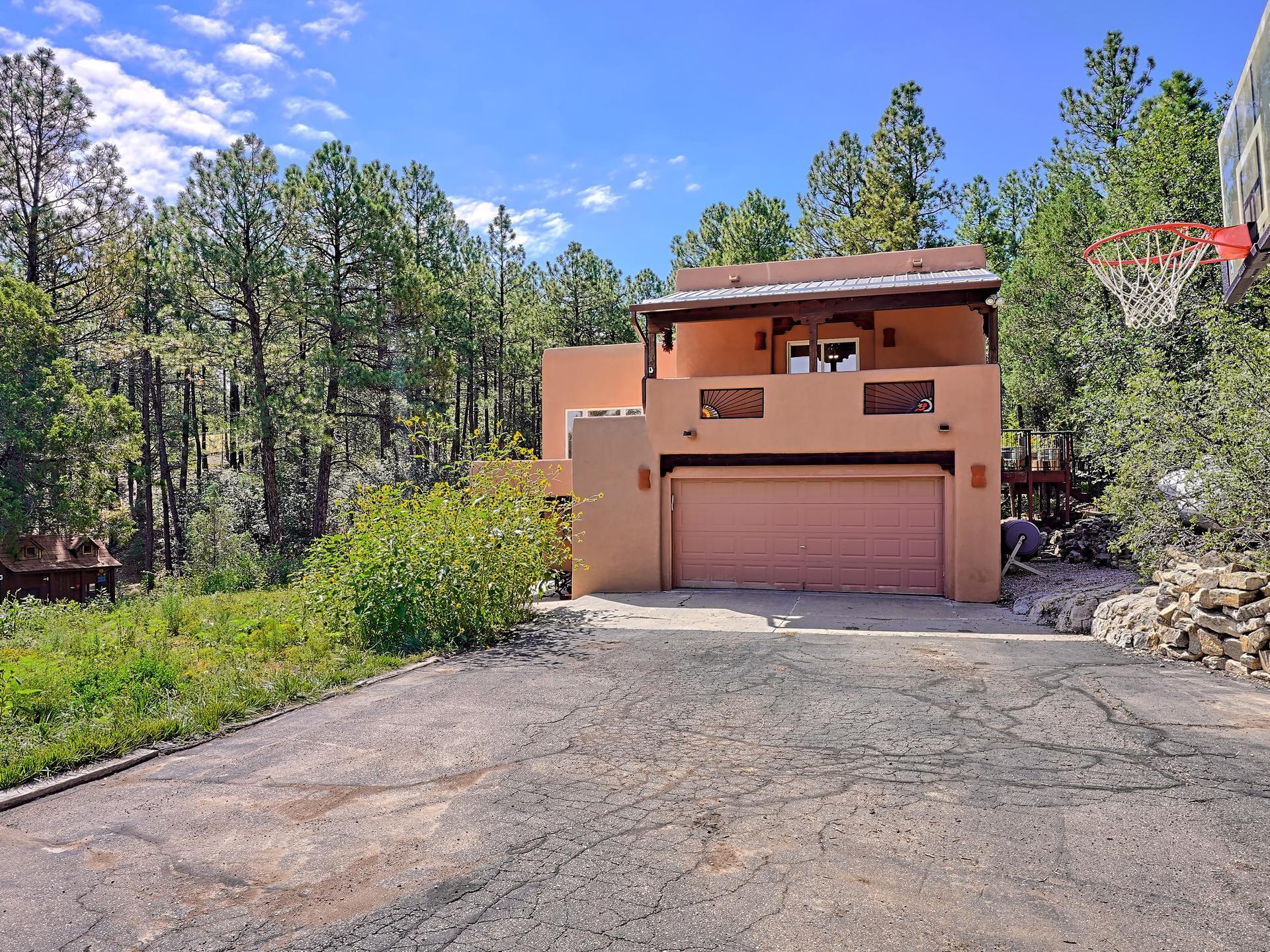 33 RAMBLE WOOD Boulevard