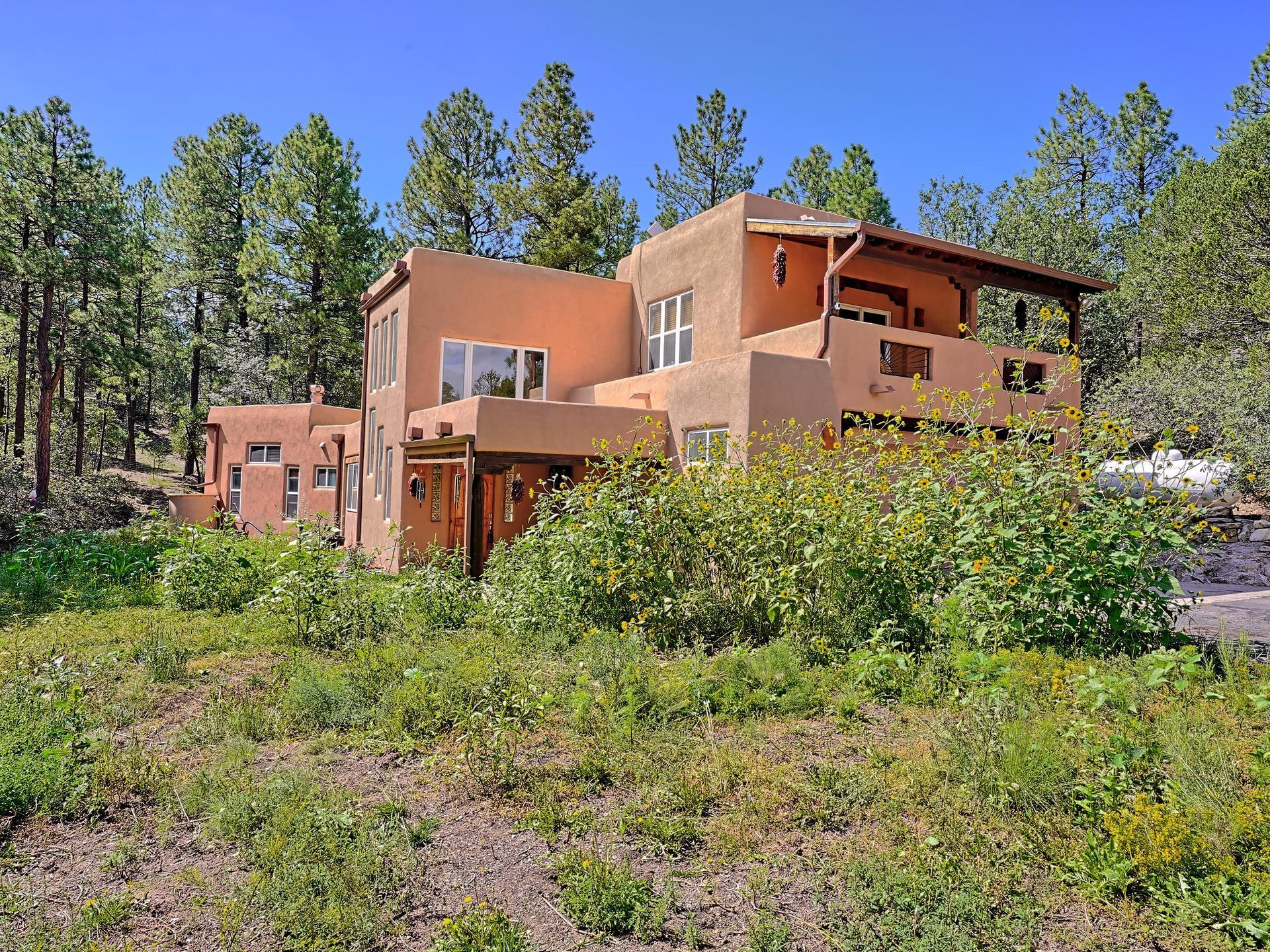 33 RAMBLE WOOD Boulevard