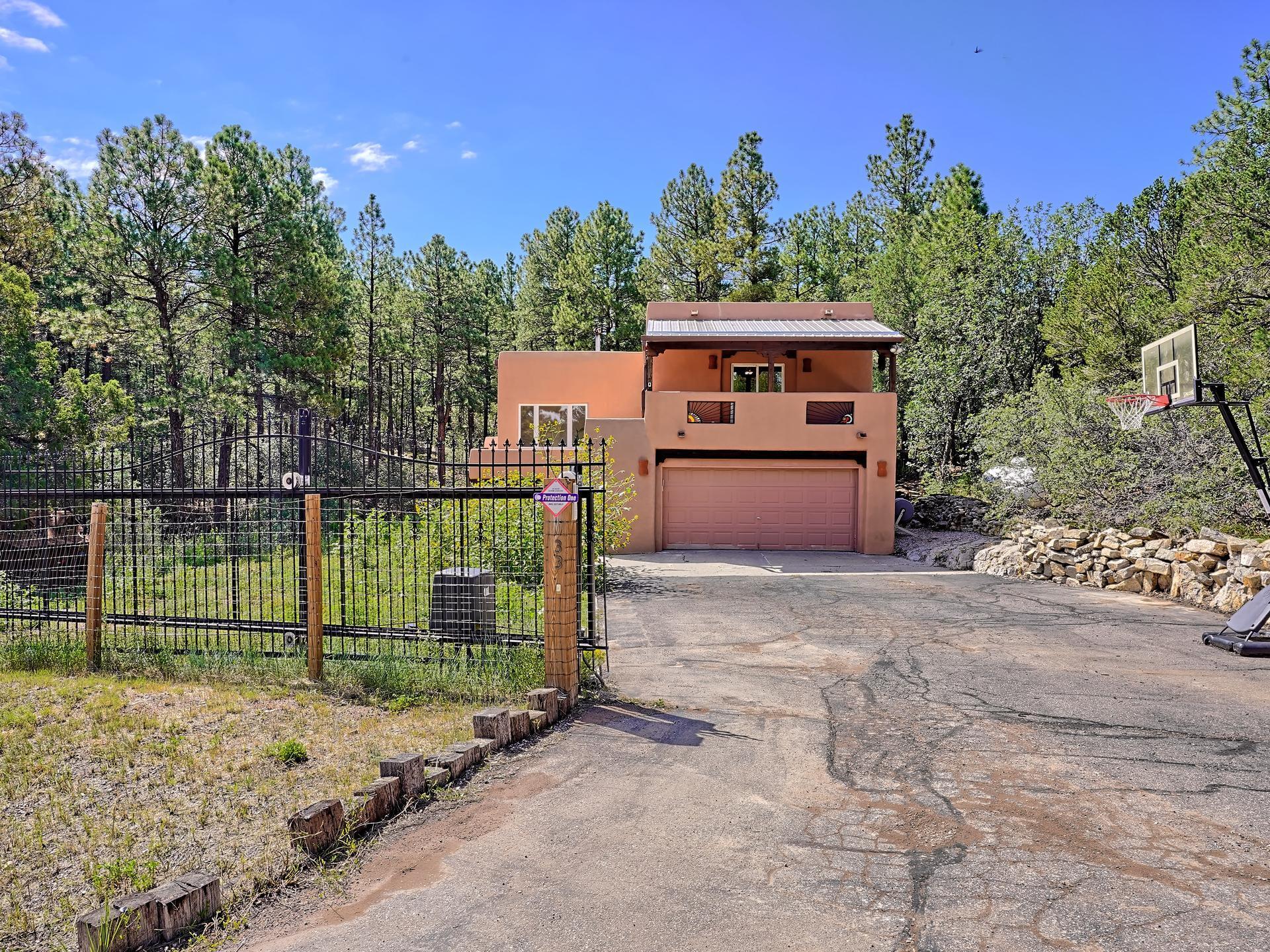 33 RAMBLE WOOD Boulevard