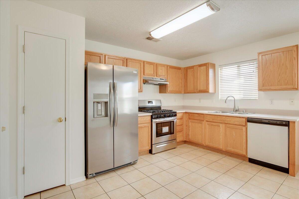 419 Glacier Bay Street SE