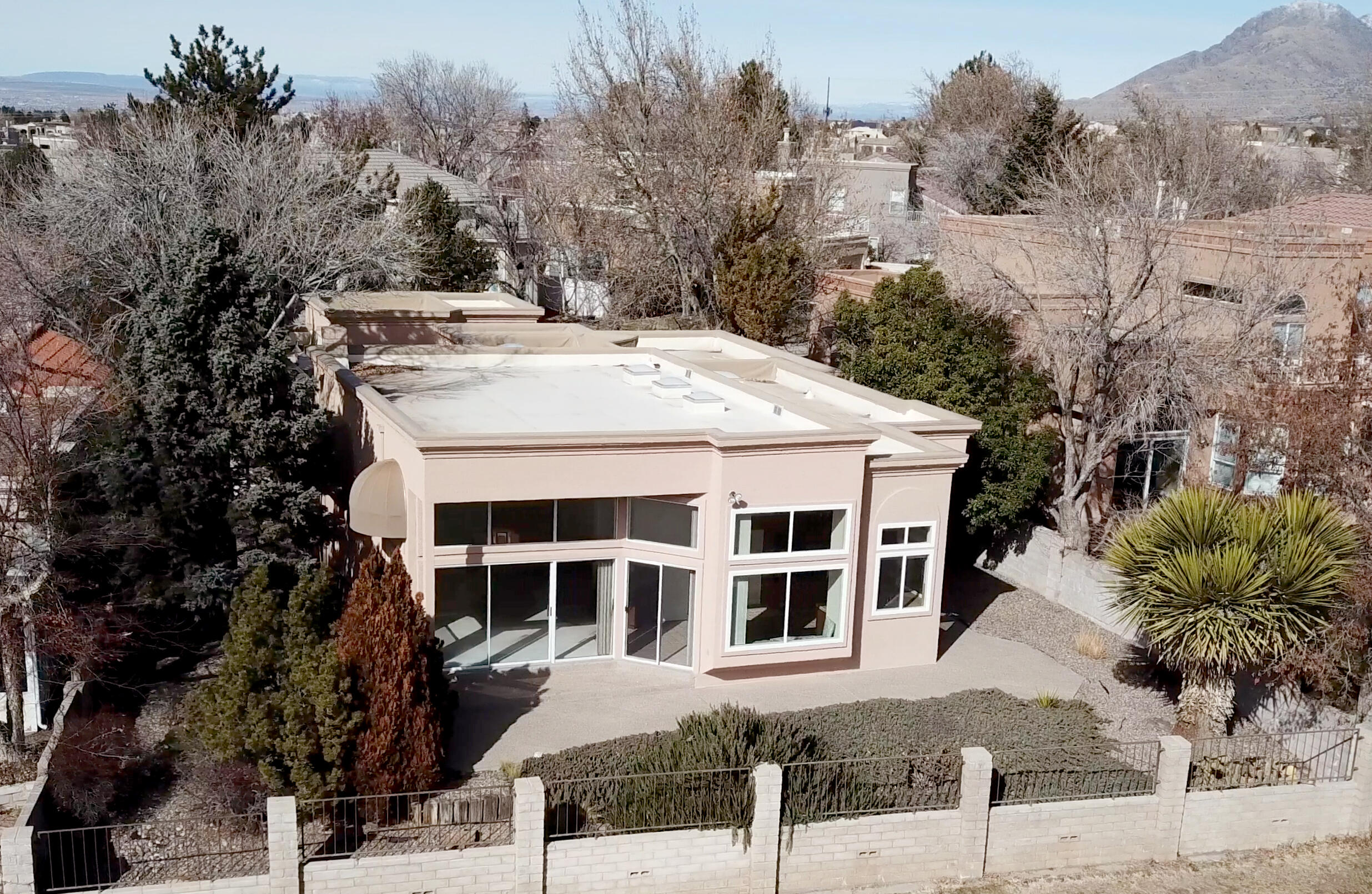 6528 Glen Oak NE