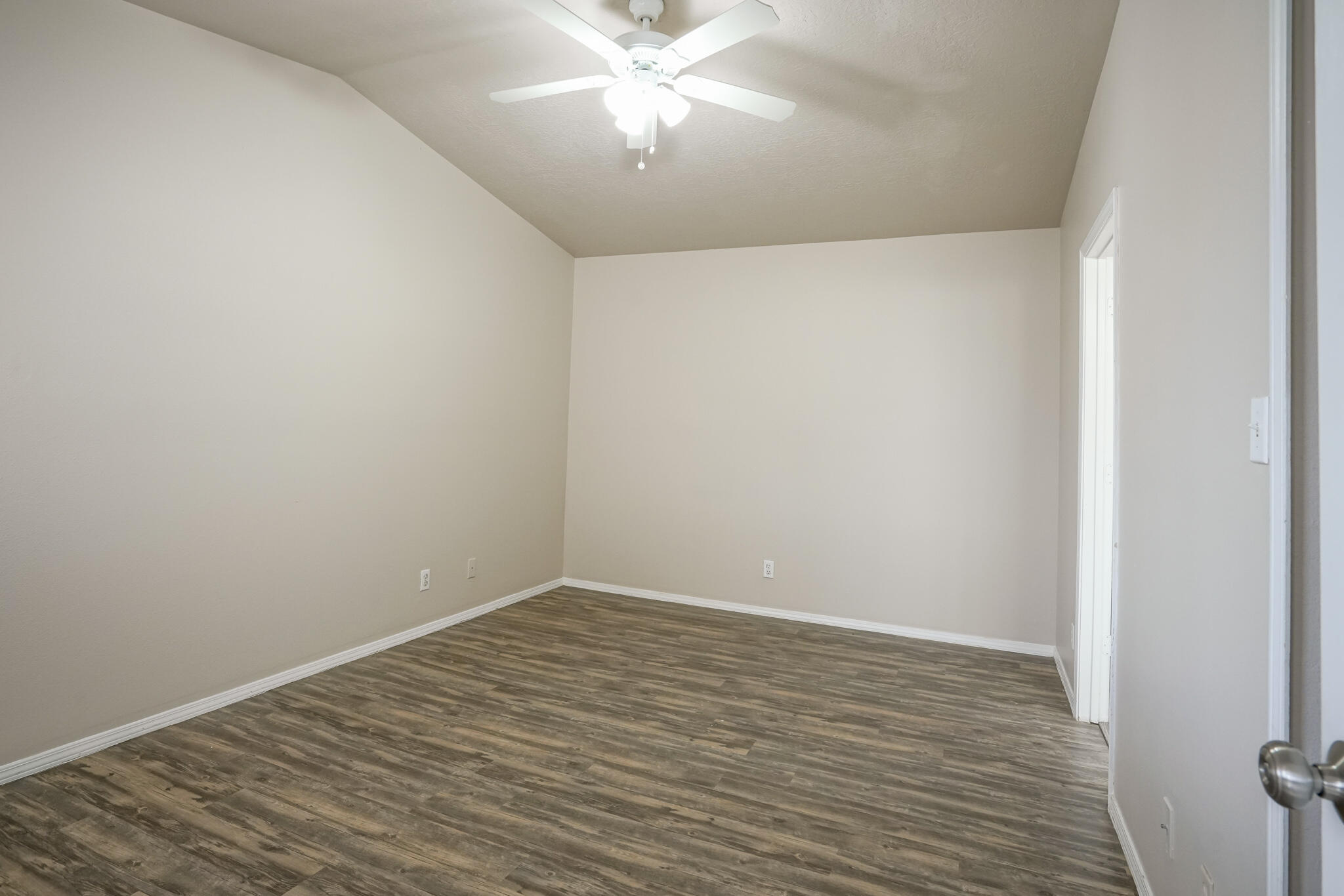 2245 HIGH DESERT Circle NE