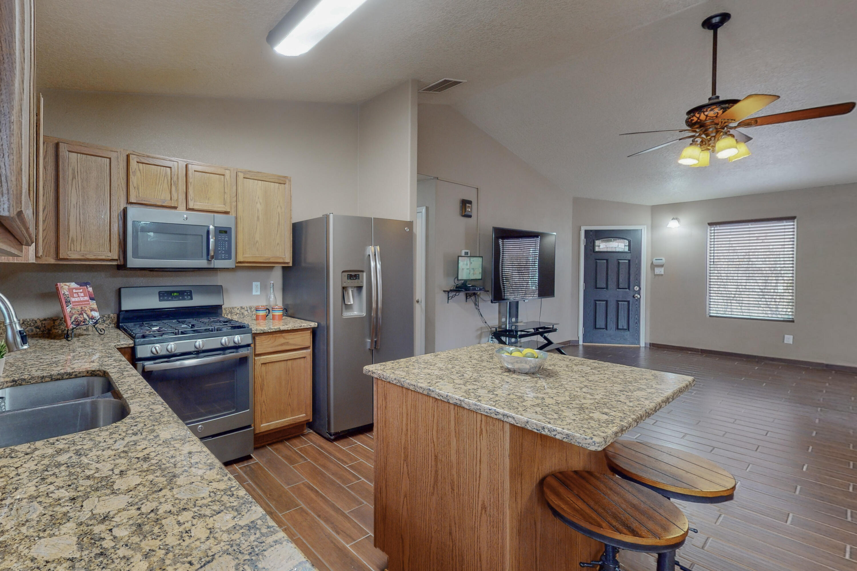 922 Spring Valley Road NE