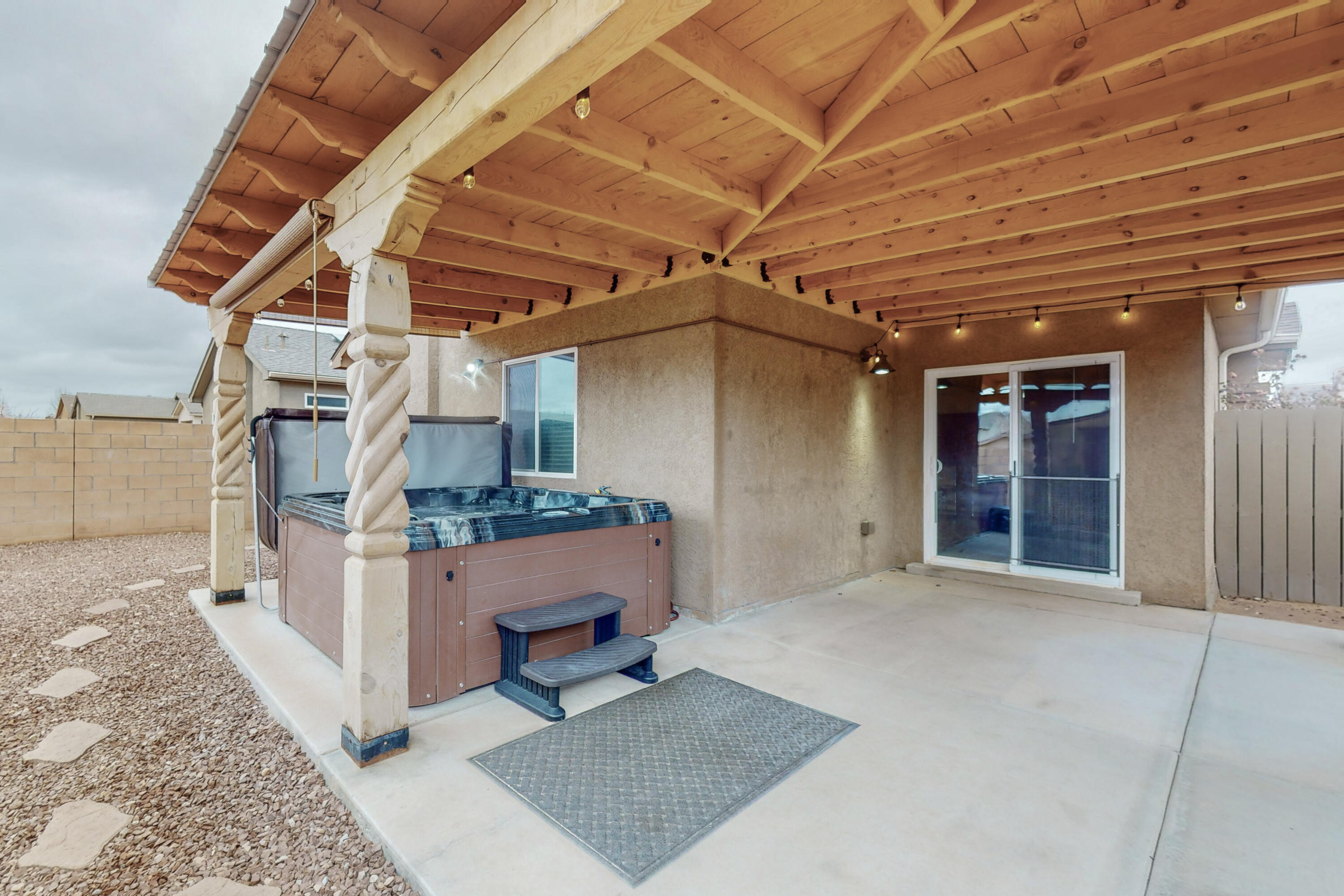 922 Spring Valley Road NE