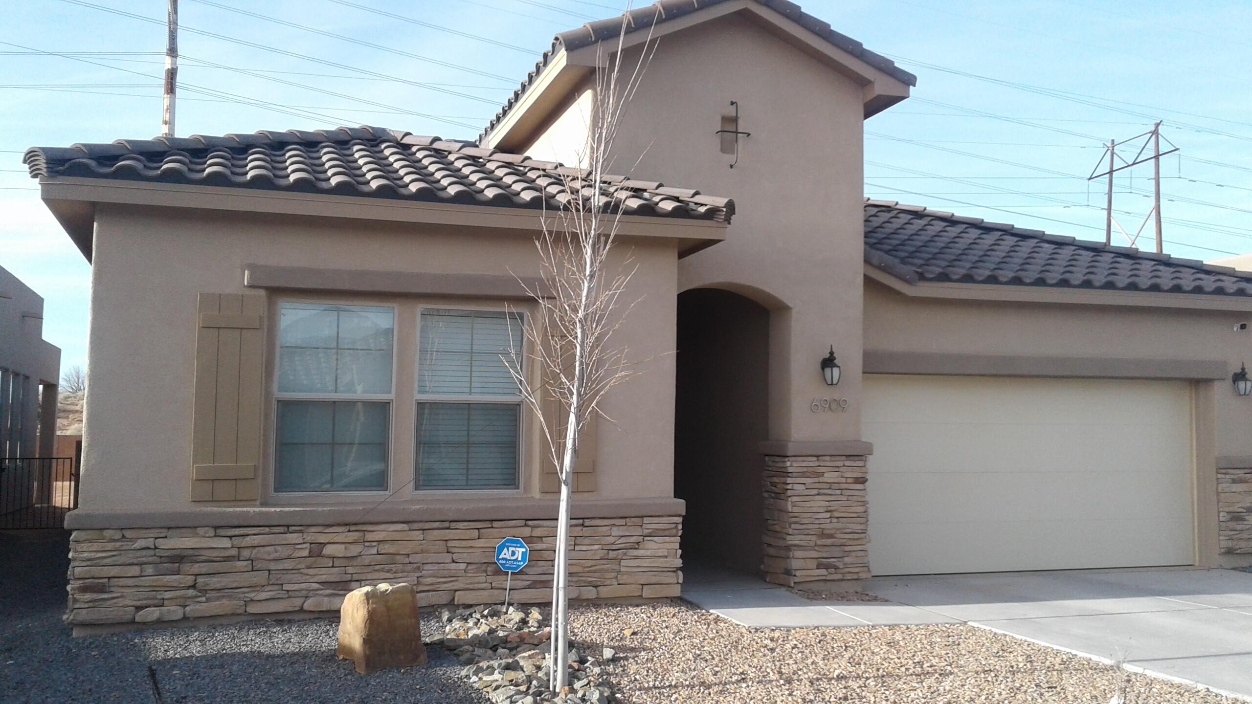 6909 Cleary Loop NE