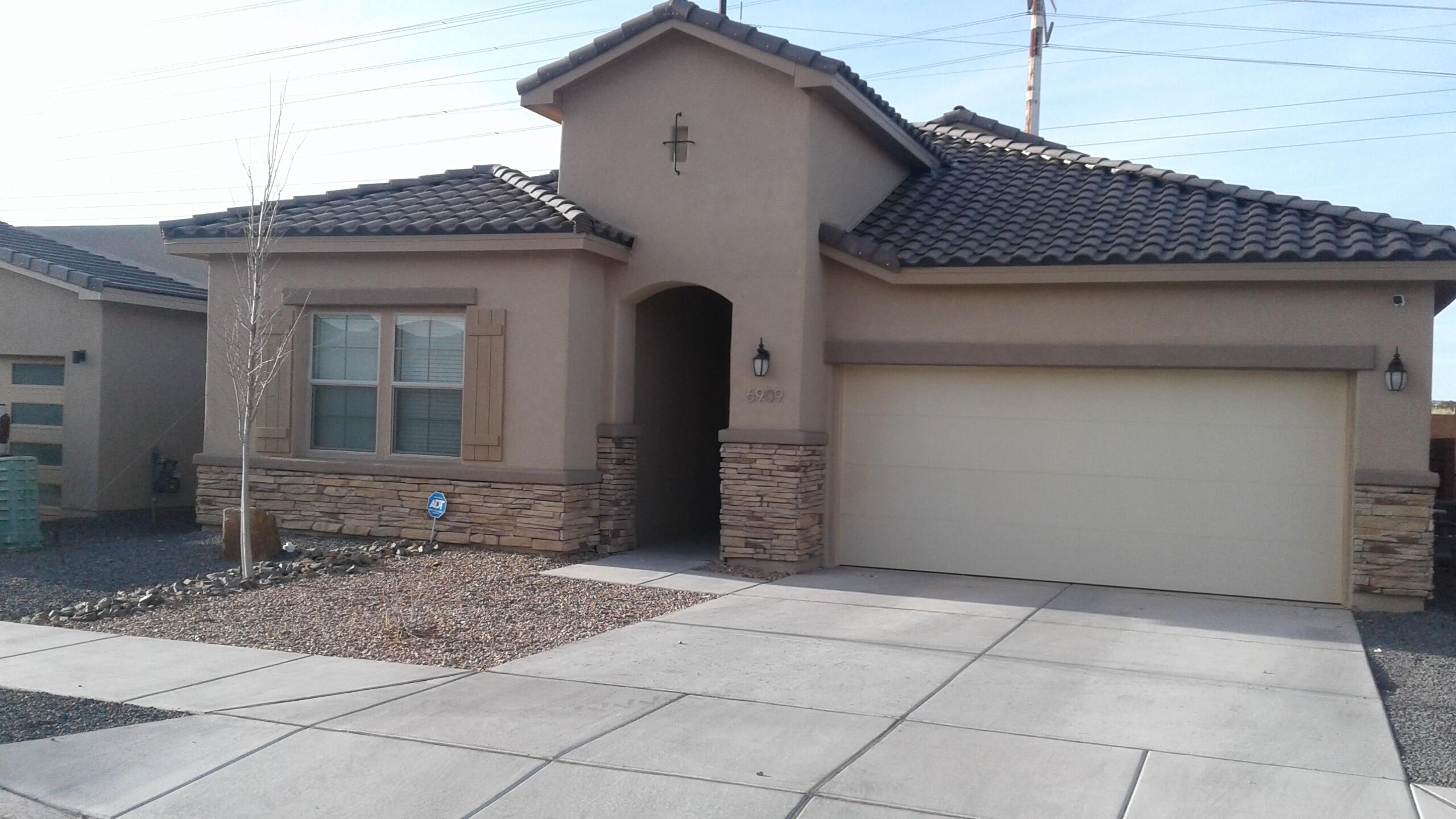 6909 Cleary Loop NE