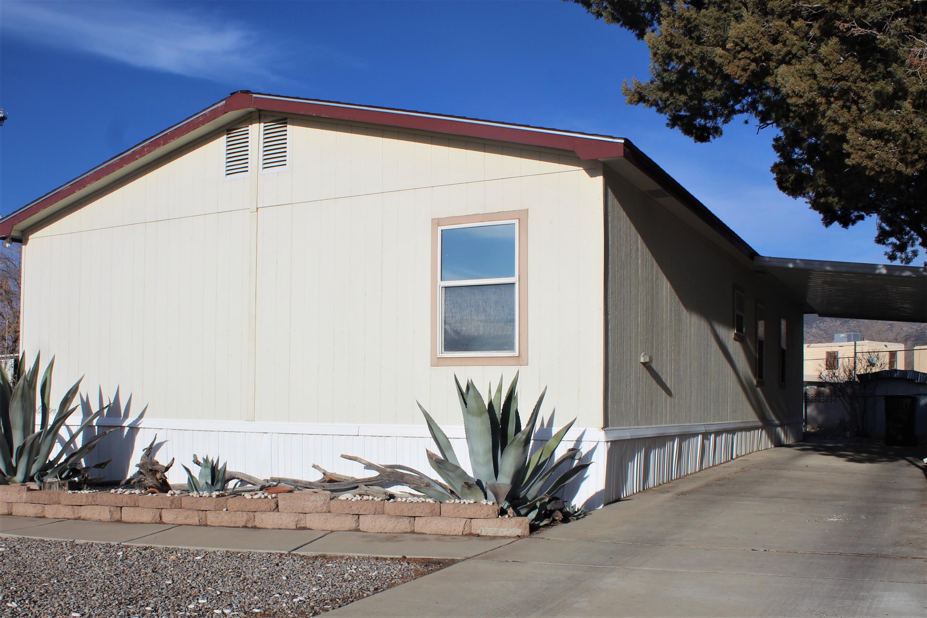 348 COYOTE Lane SE