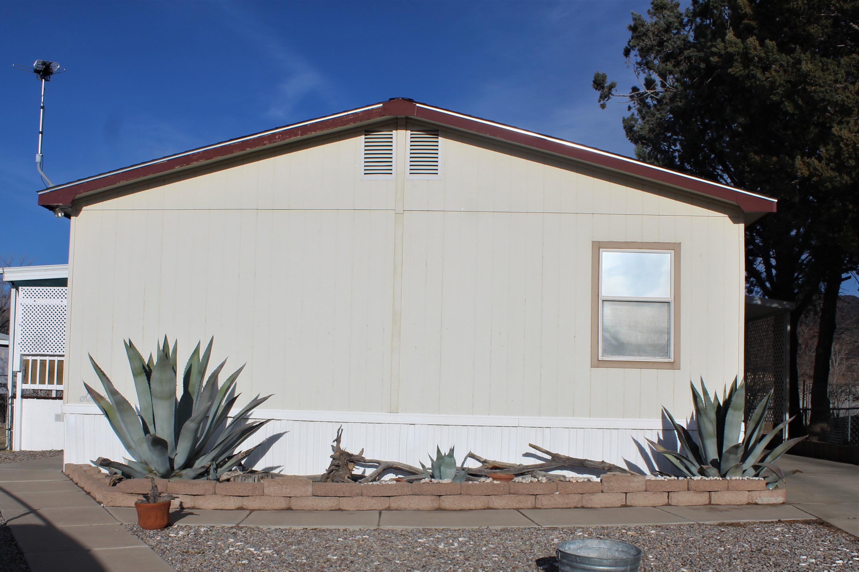 348 COYOTE Lane SE
