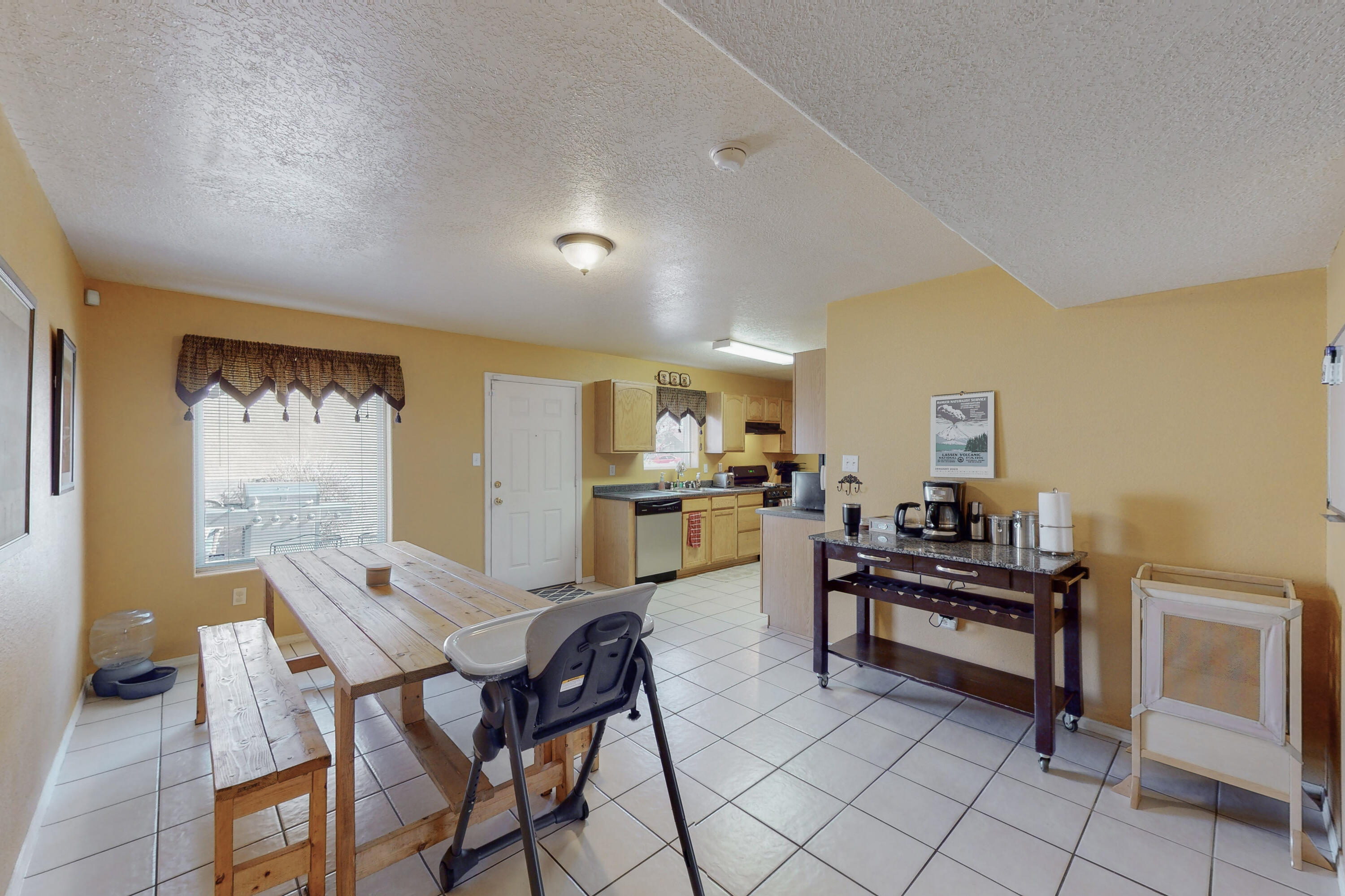 10924 BANDELIER Drive NW