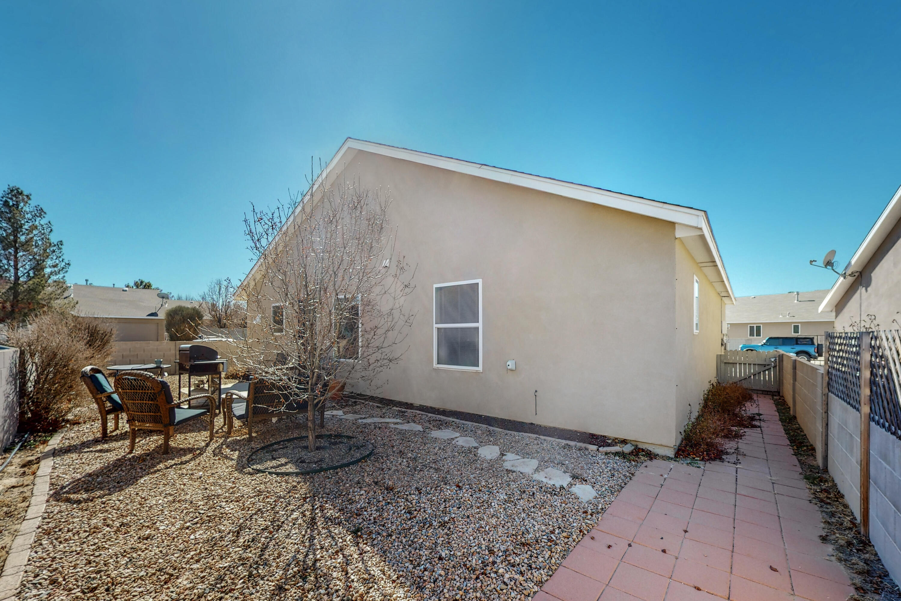 10924 BANDELIER Drive NW