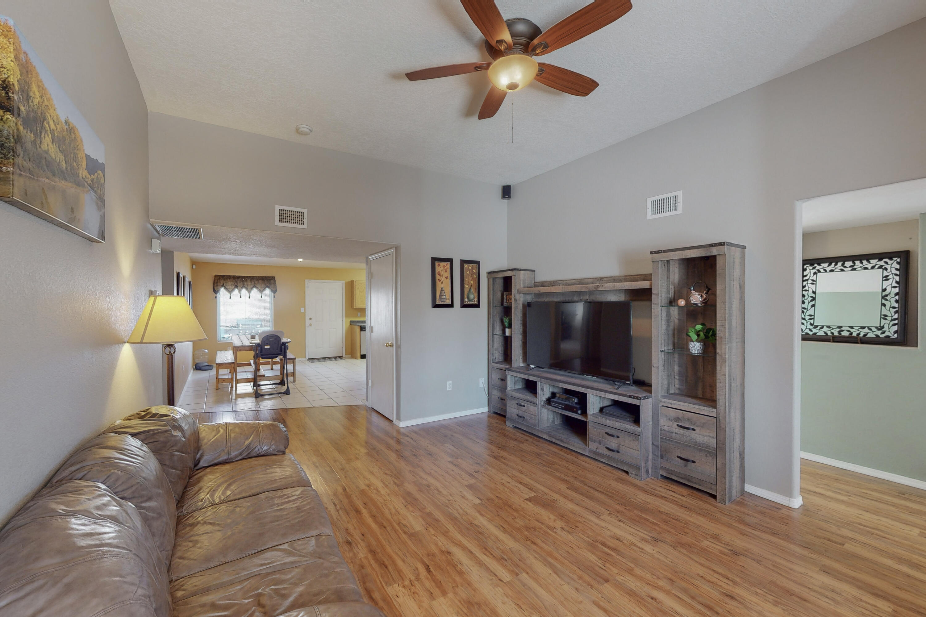 10924 BANDELIER Drive NW
